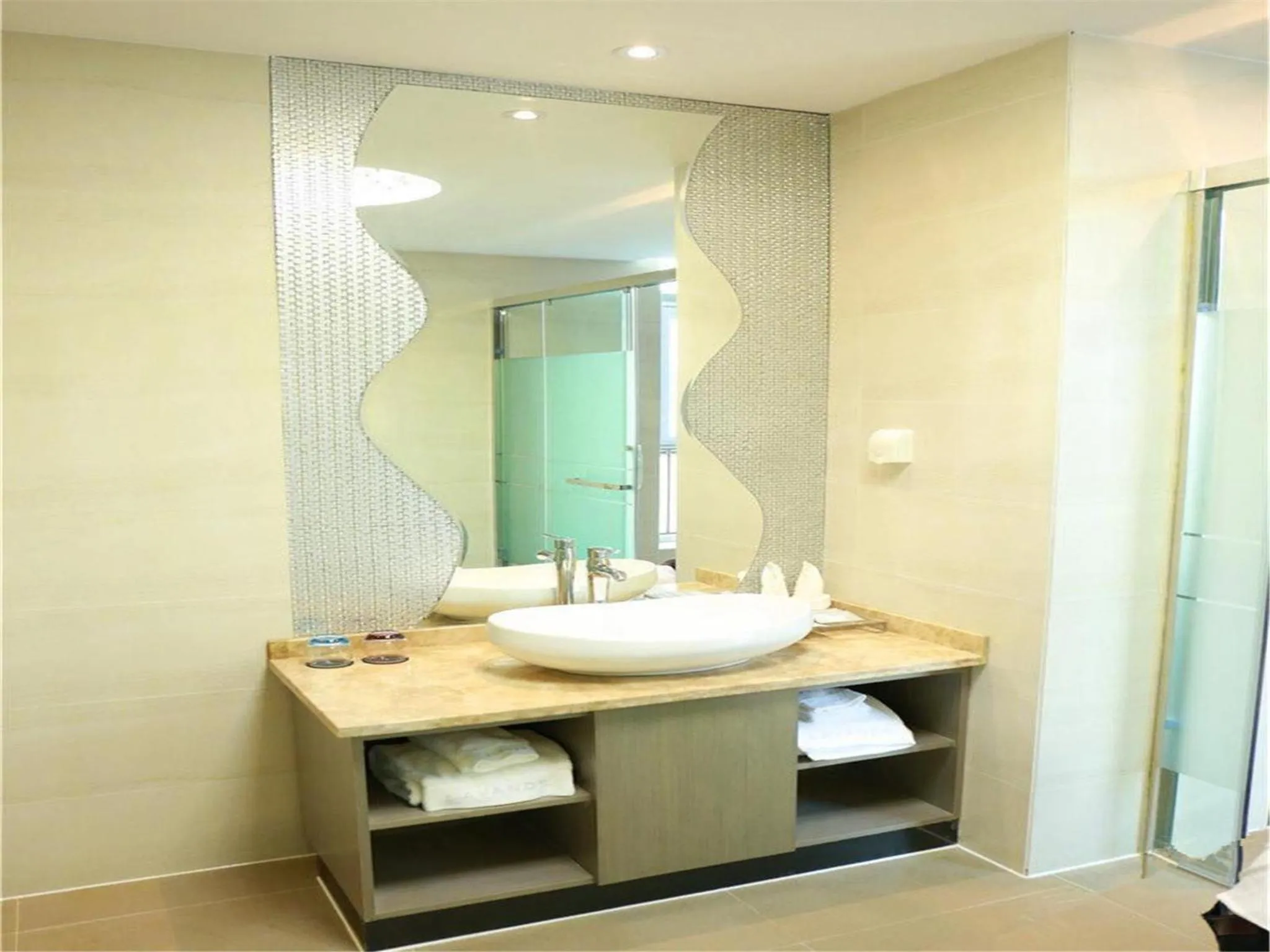 Bathroom in Lavande Hotel Beijing Tongzhou Guoyuan