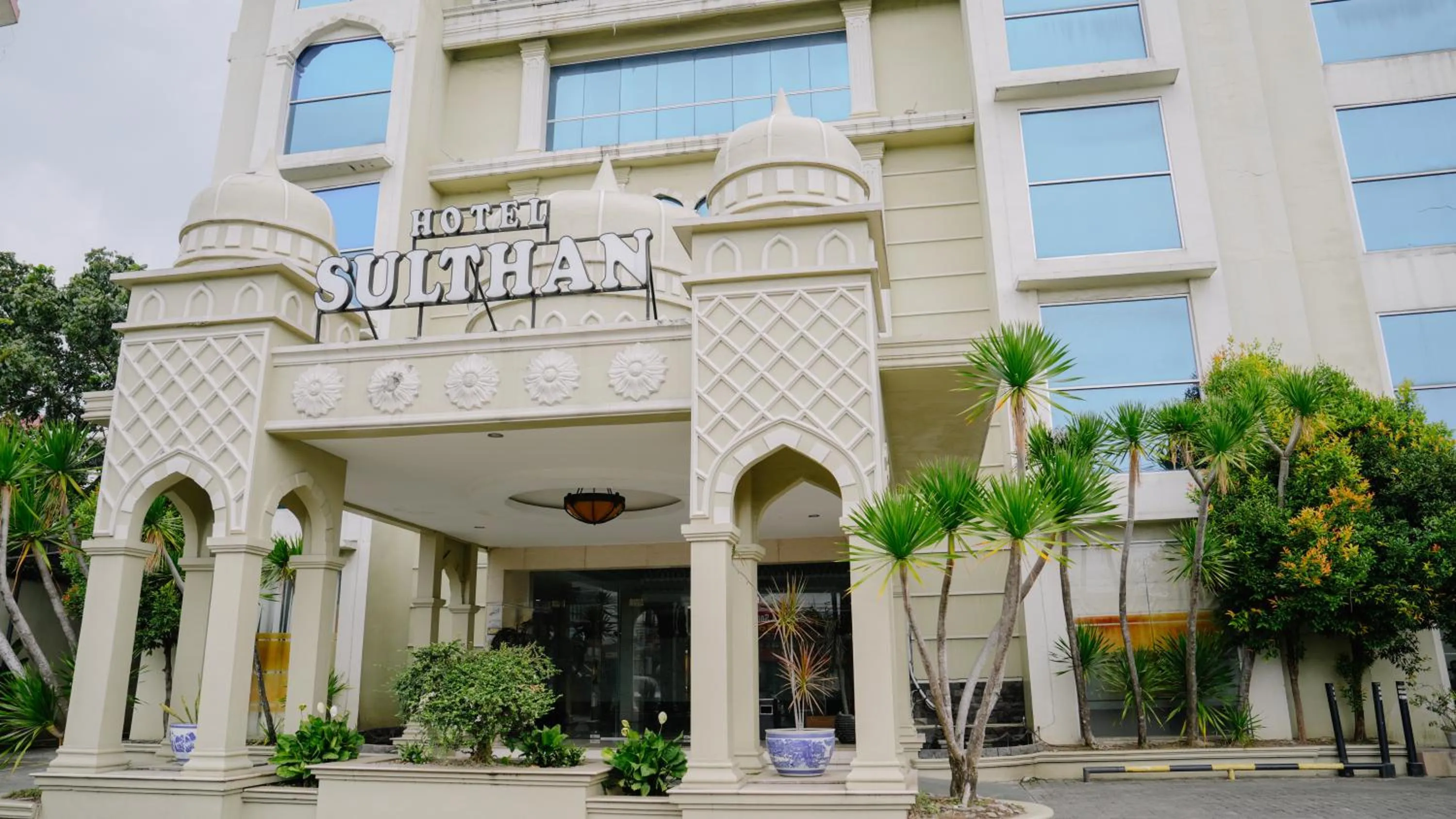 Property building in Sulthan Hotel Medan Powered by Archipelago