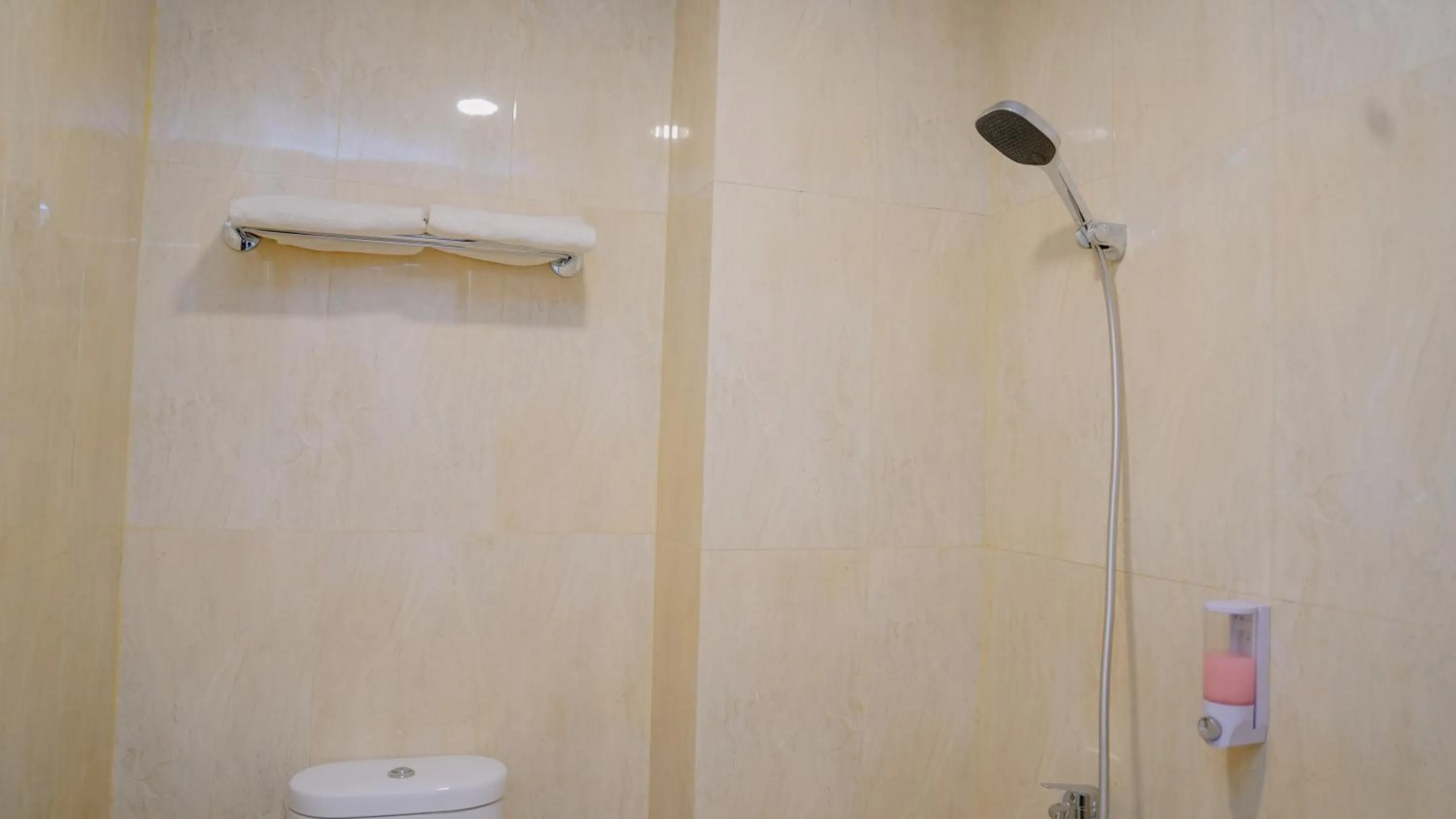 Bathroom in Sulthan Hotel Medan Powered by Archipelago