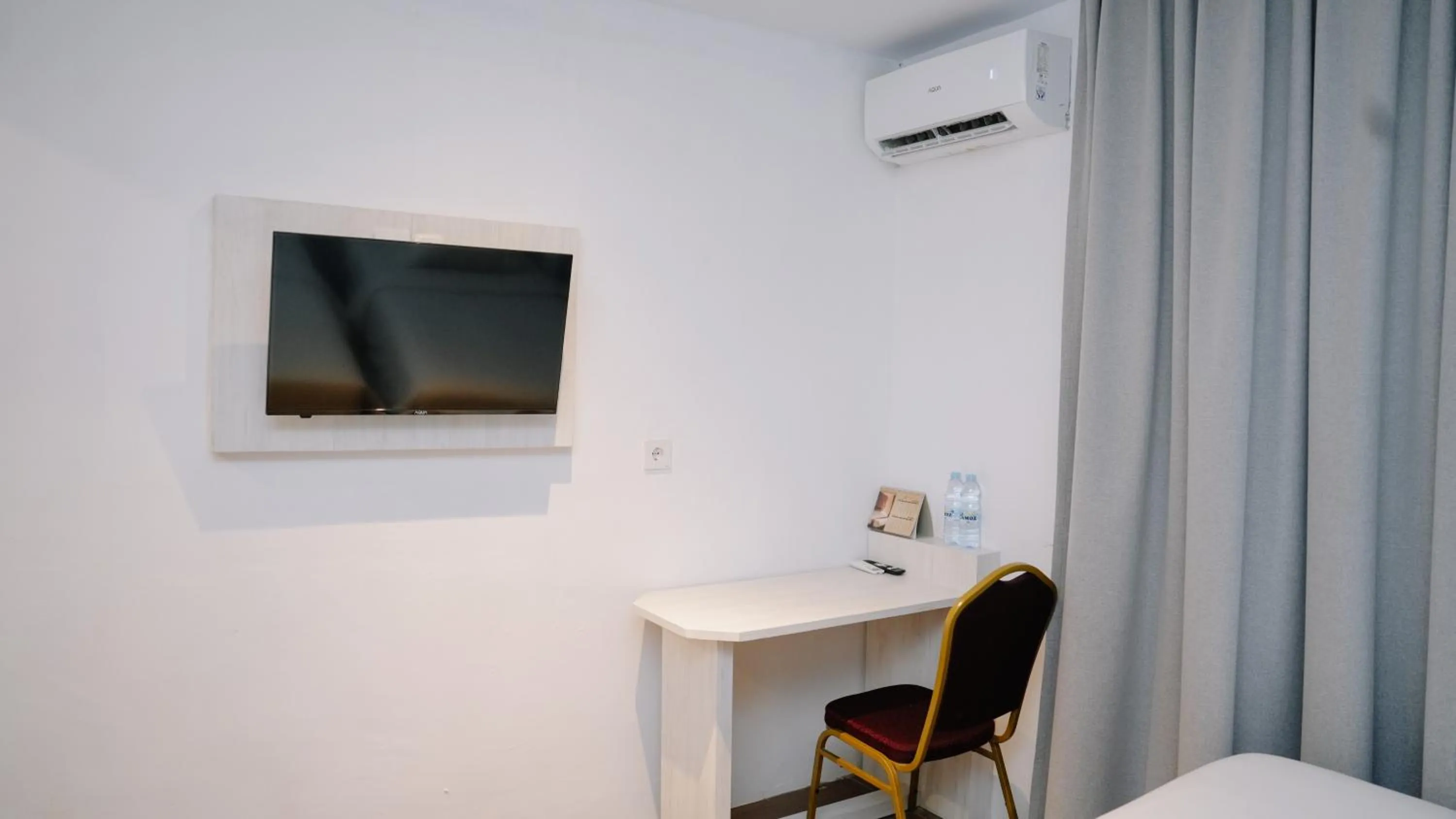 TV and multimedia in Sulthan Hotel Medan Powered by Archipelago