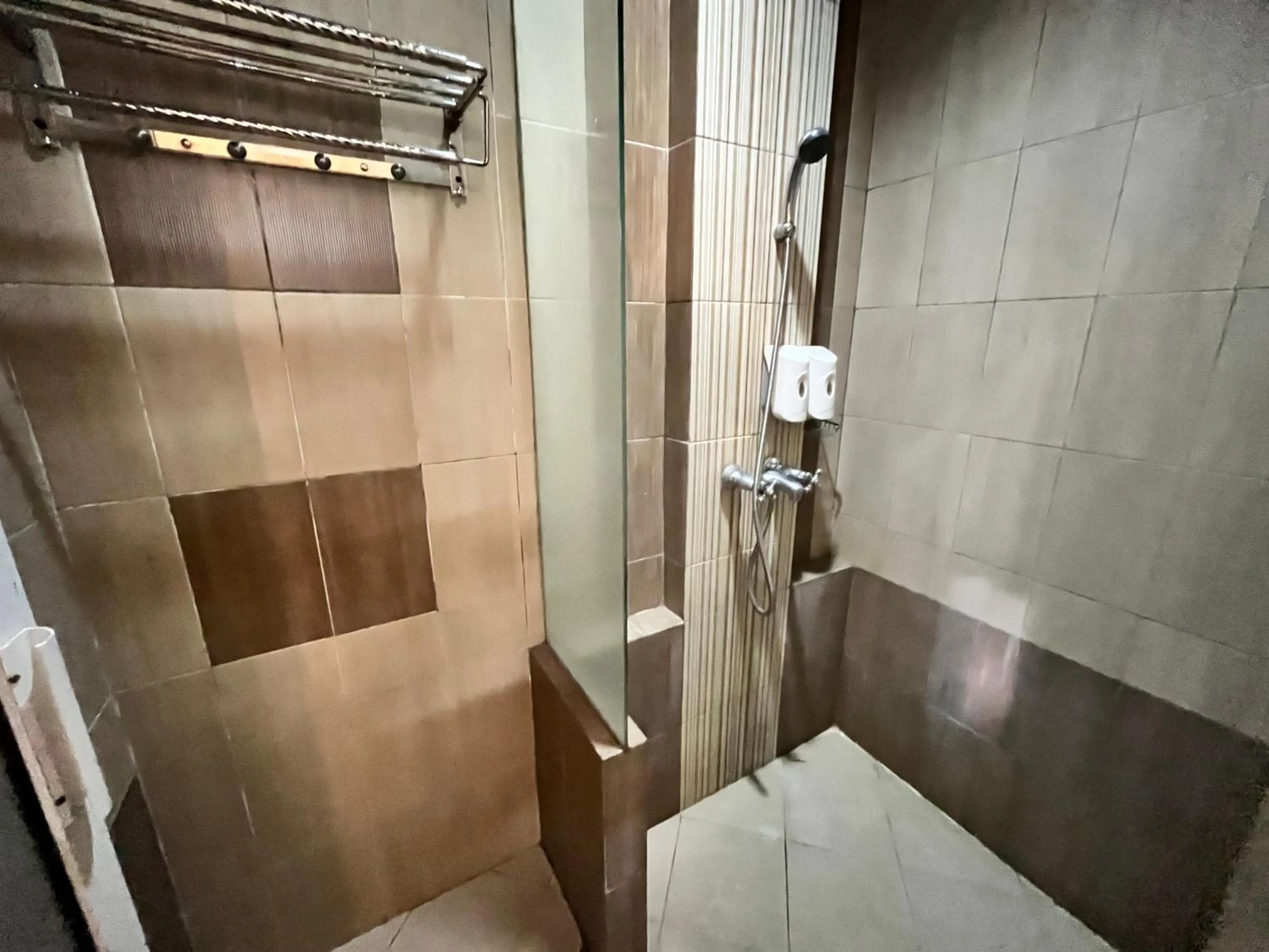 Shower in Green Valley Resort Bandungan