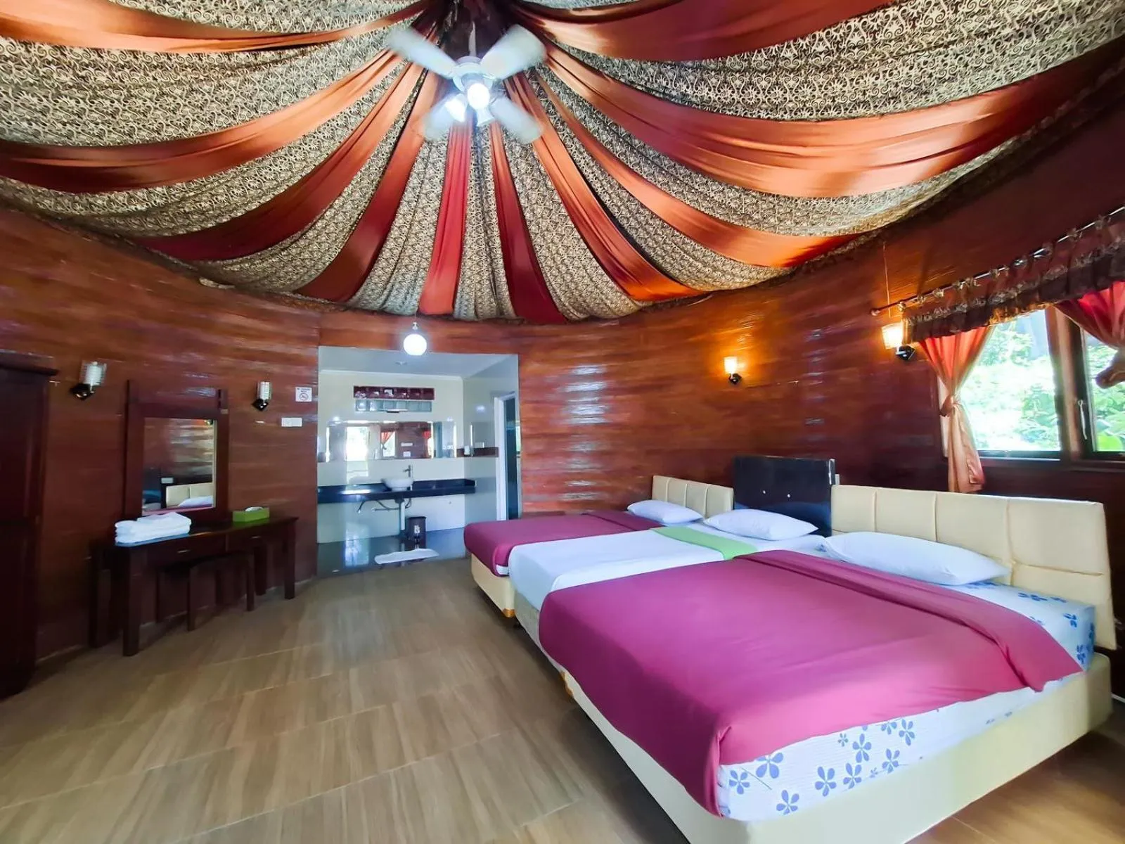 Bedroom, Bed in Green Valley Resort Bandungan