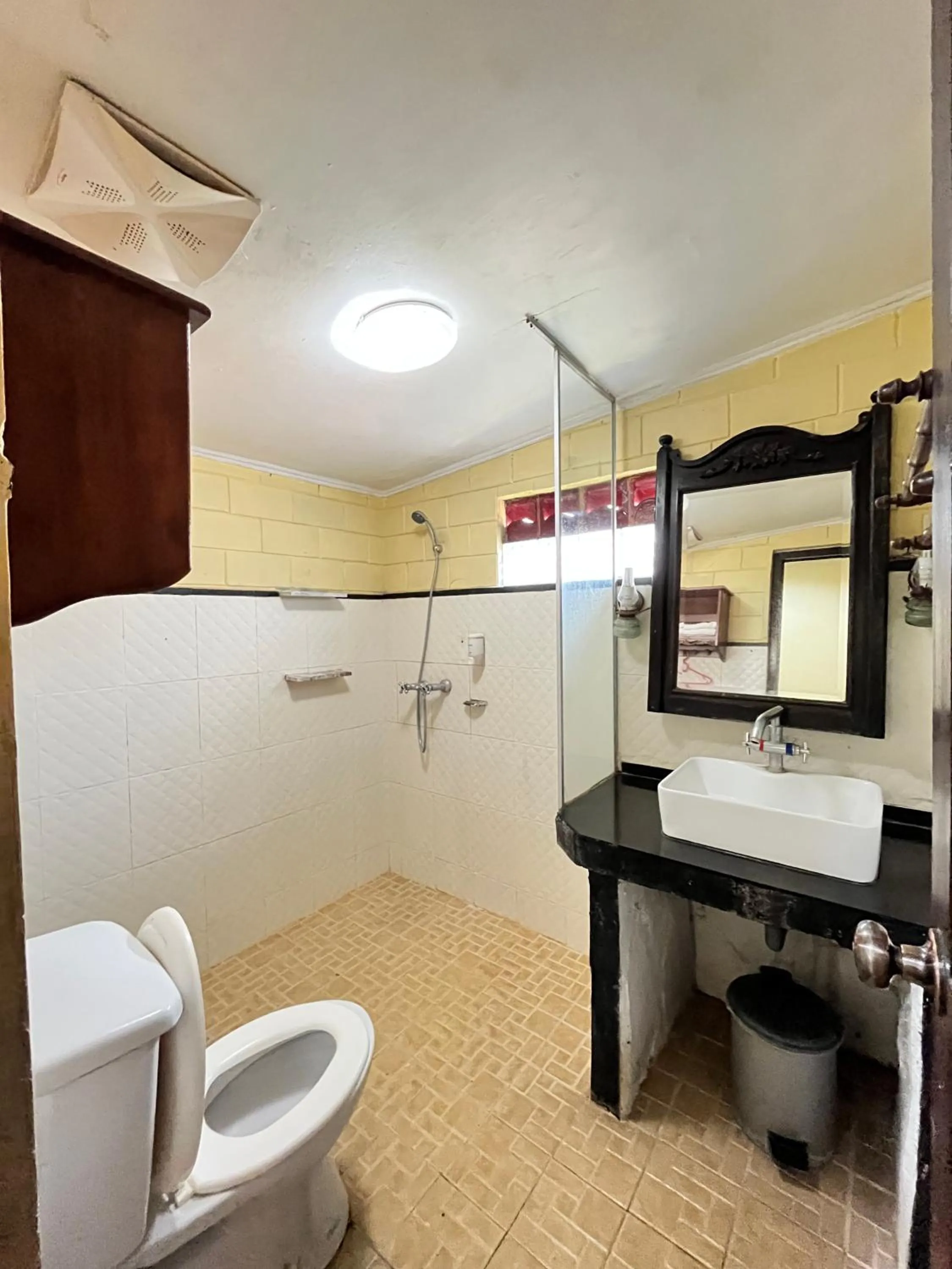 Shower in Green Valley Resort Bandungan