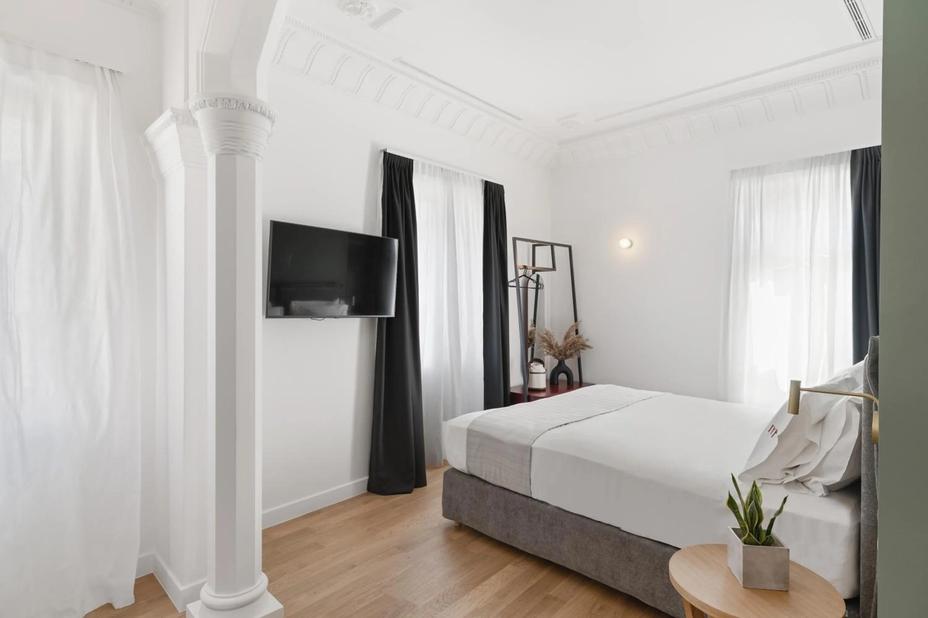 Bed in Morus Acropolis Boutique Hotel