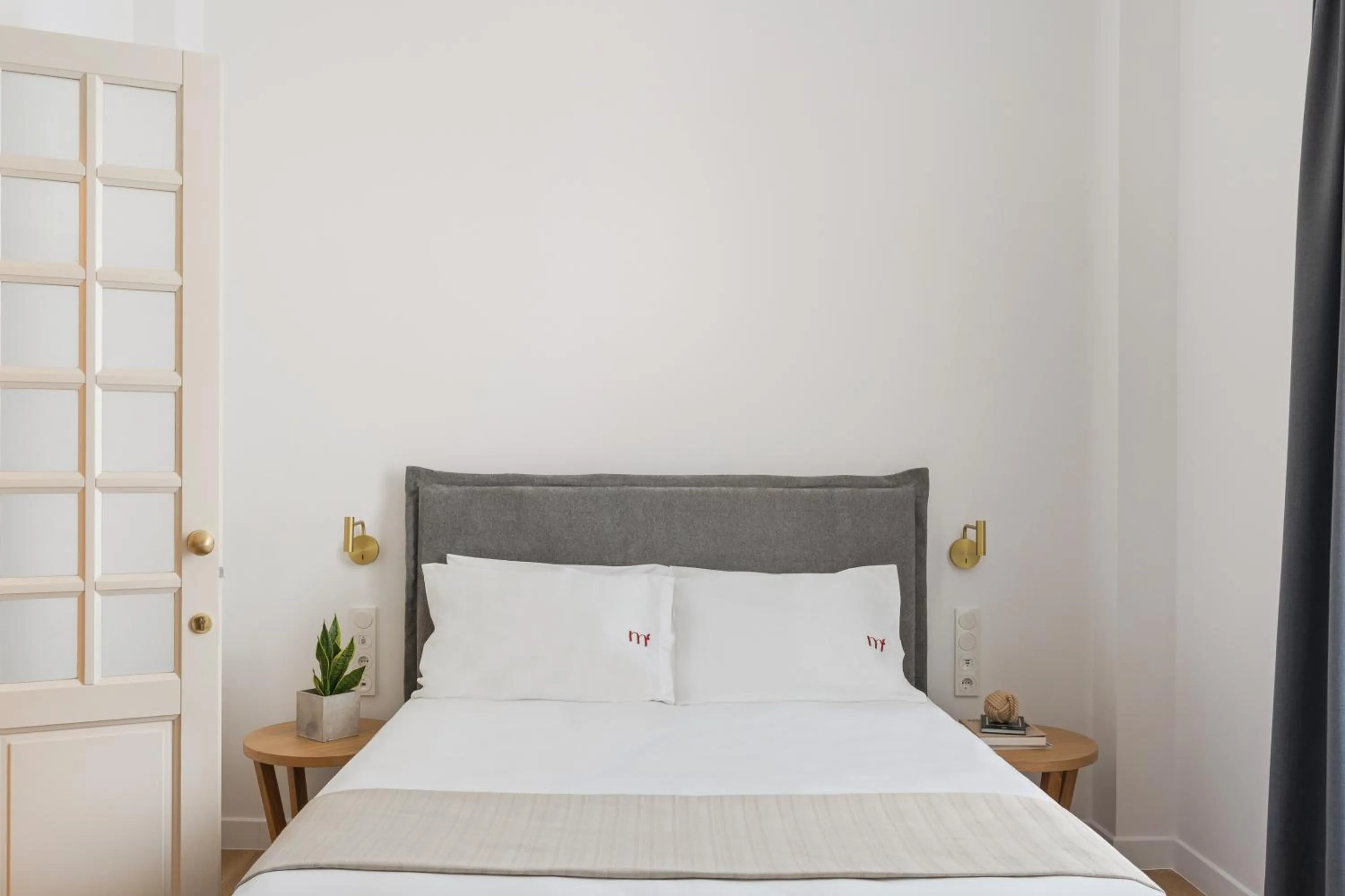 Bed in Morus Acropolis Boutique Hotel