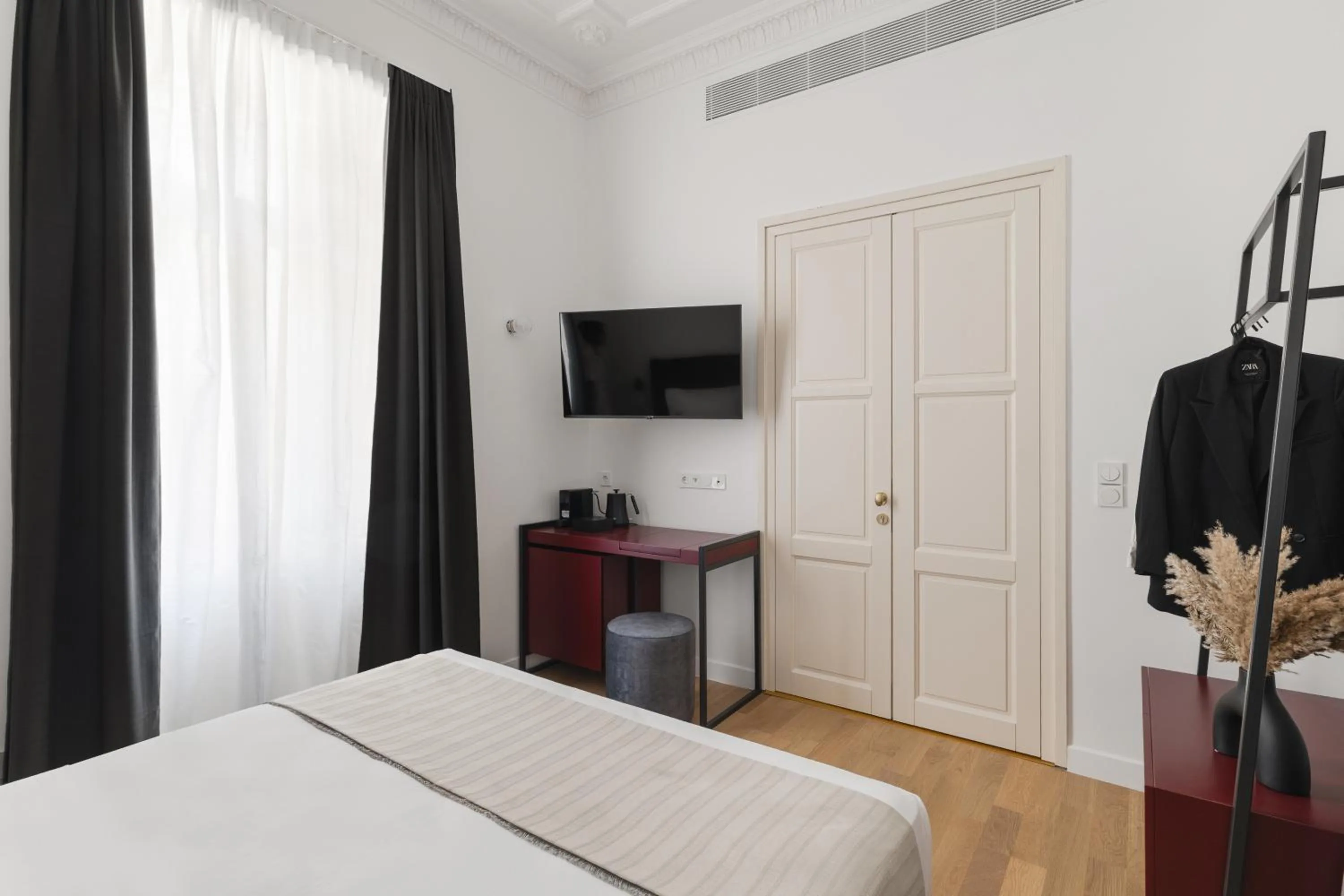 Bed in Morus Acropolis Boutique Hotel