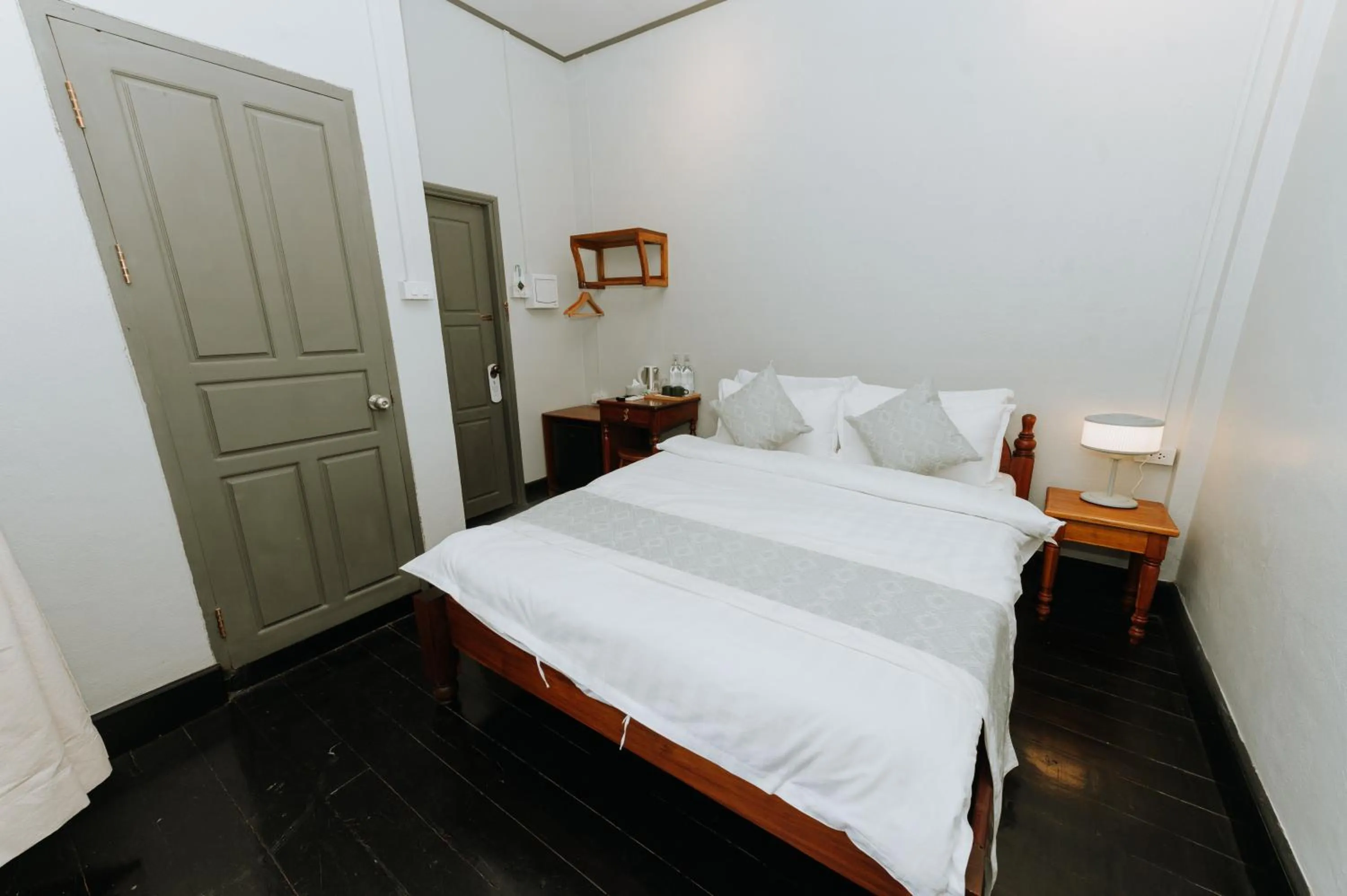 Photo of the whole room, Bed in SamaiLaos Residence
