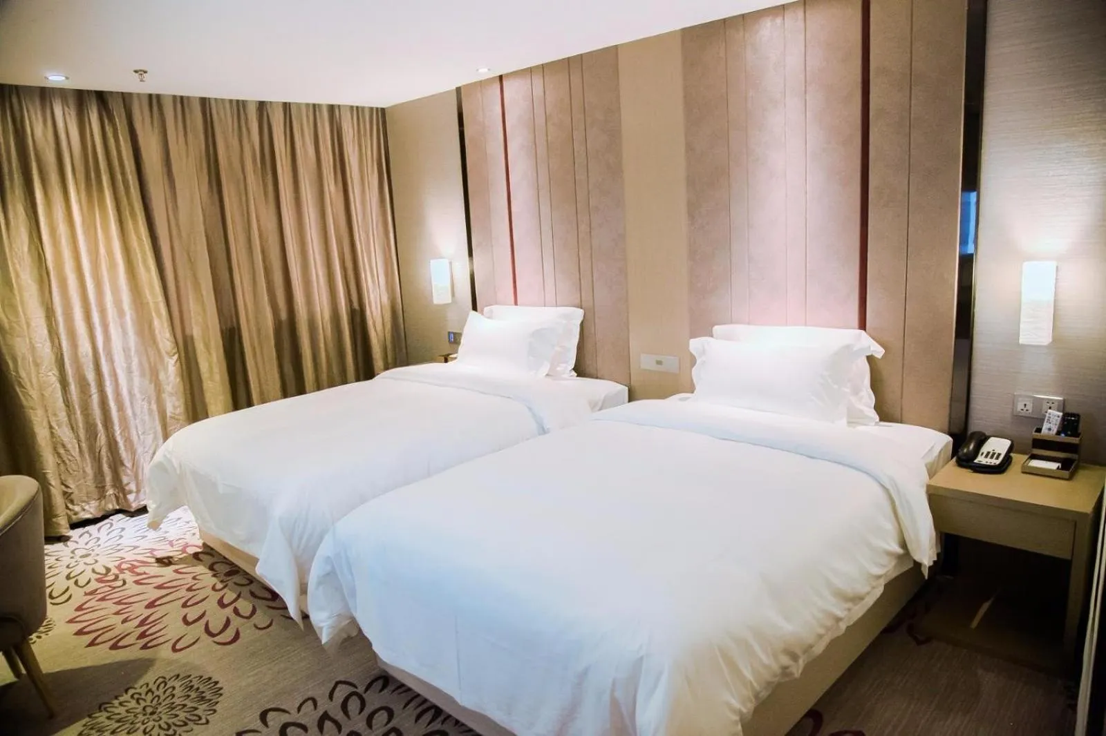 Decorative detail, Bed in Lavande Hotel Shantou Chenghai Branch