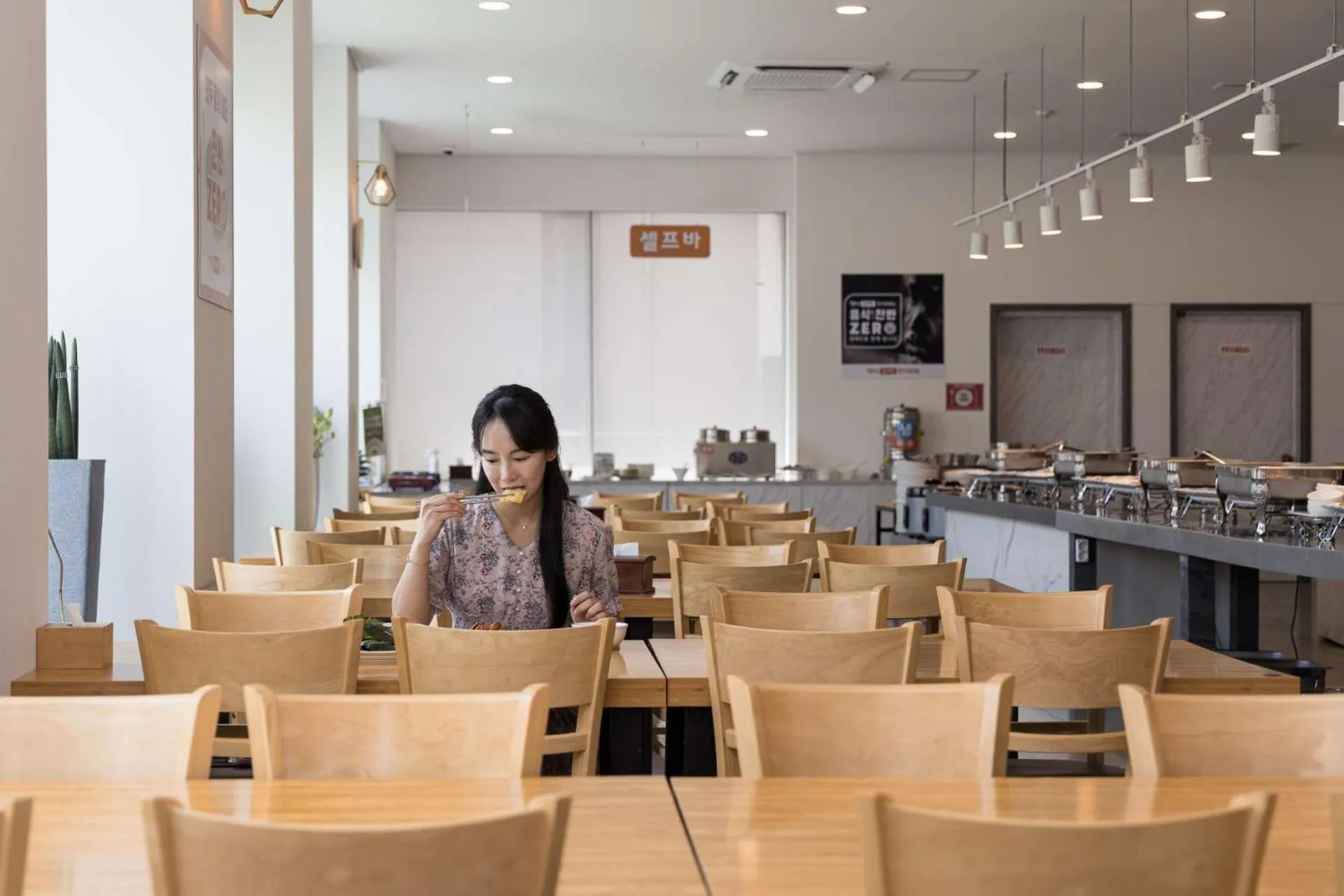 Restaurant/places to eat in Hotel Wooin