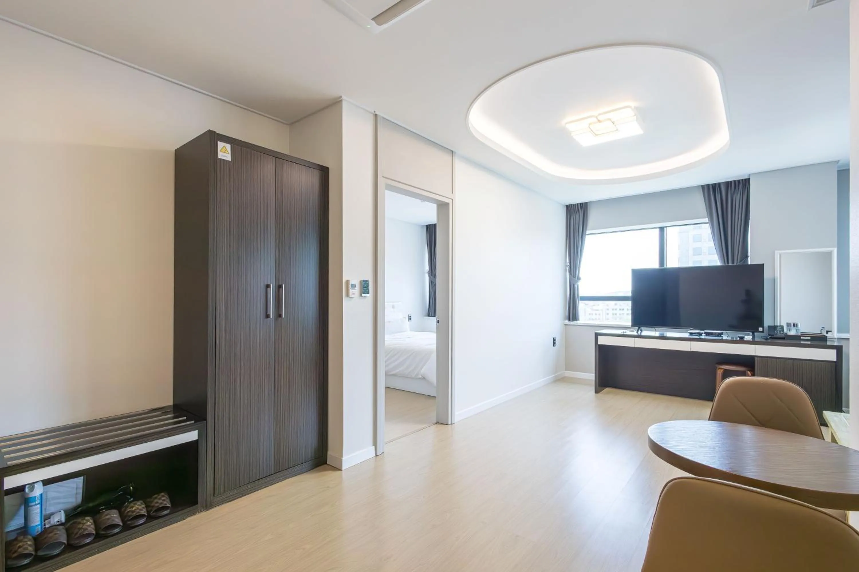 TV and multimedia in Hotel Wooin