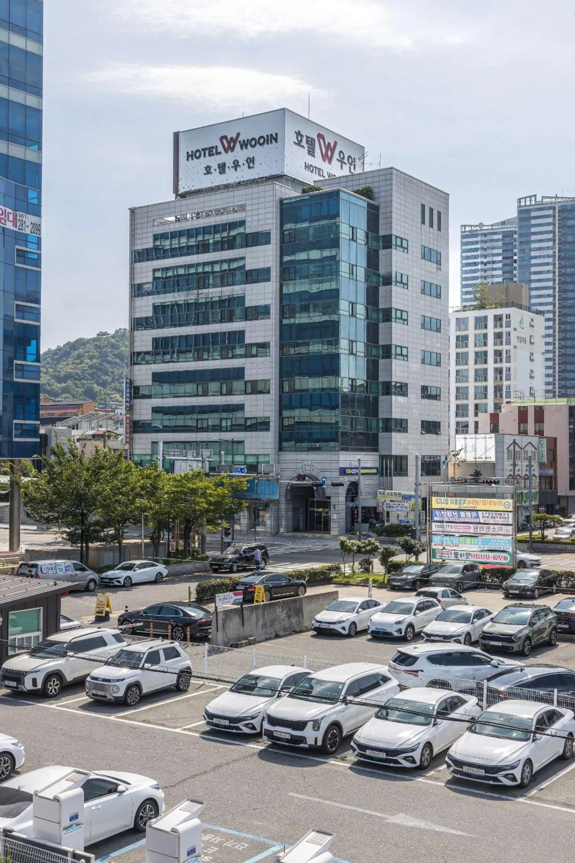 Property building in Hotel Wooin