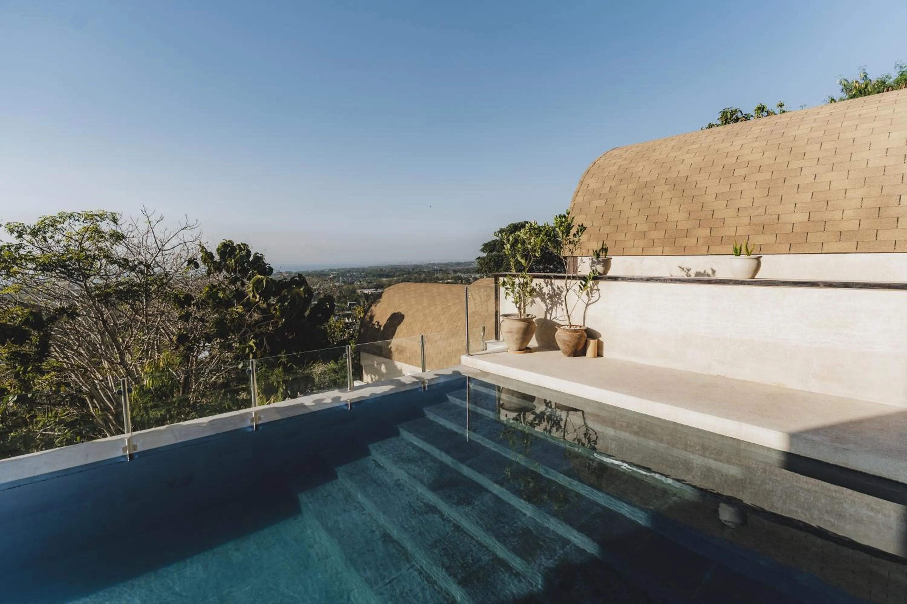 Swimming pool in Sunny Samudra Boutique hotel Uluwatu