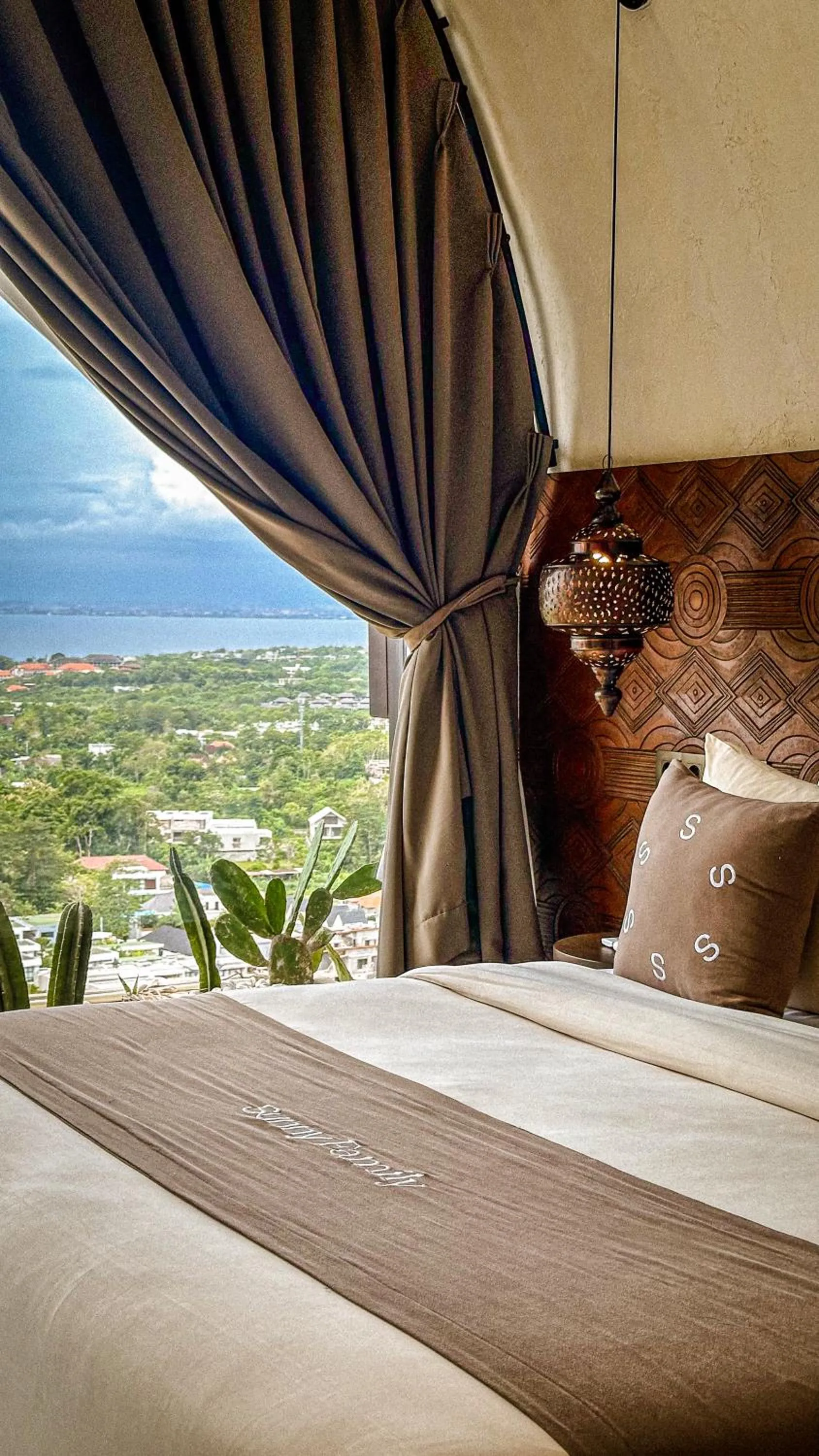 Bed in Sunny Samudra Boutique hotel Uluwatu