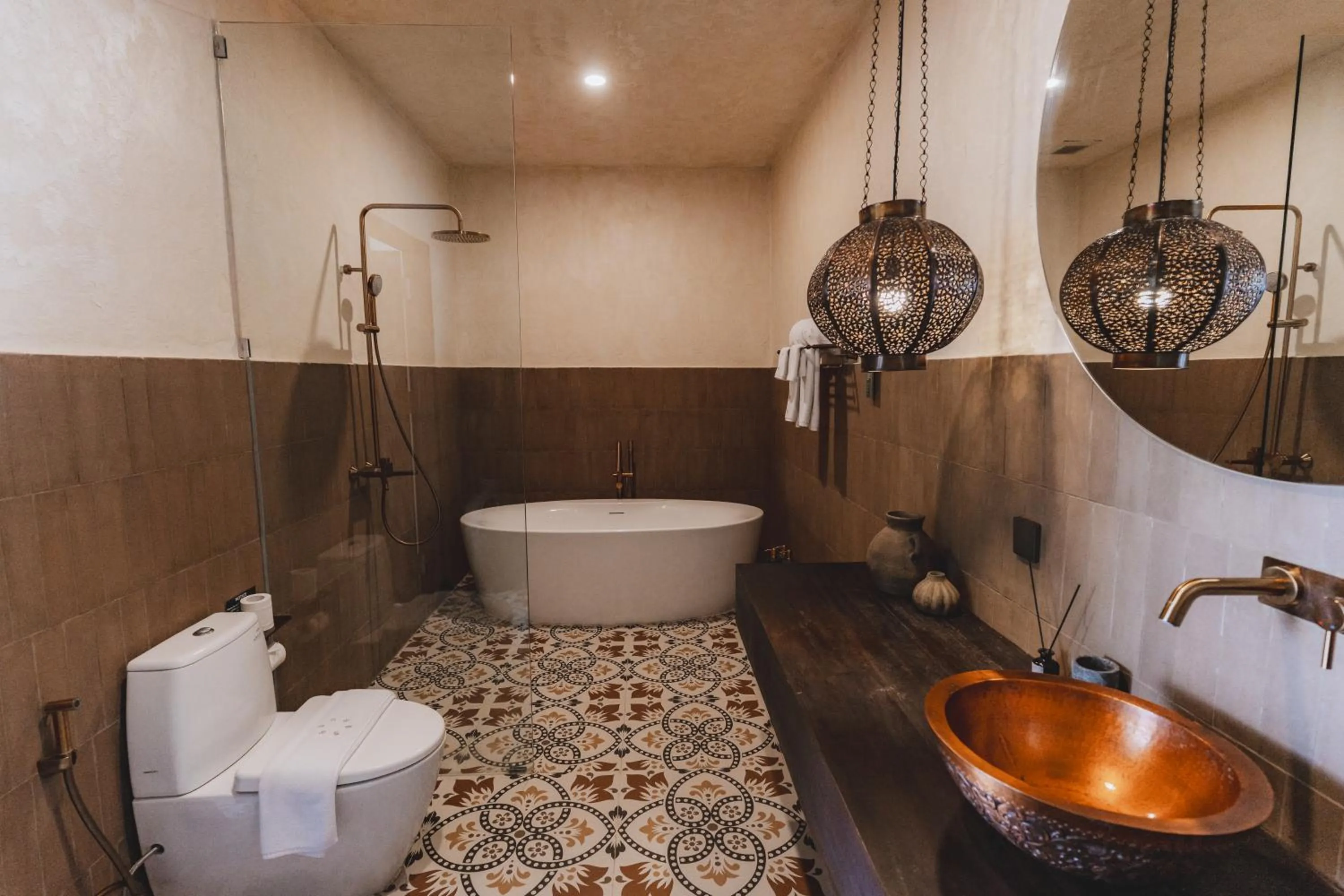 Shower in Sunny Samudra Boutique hotel Uluwatu