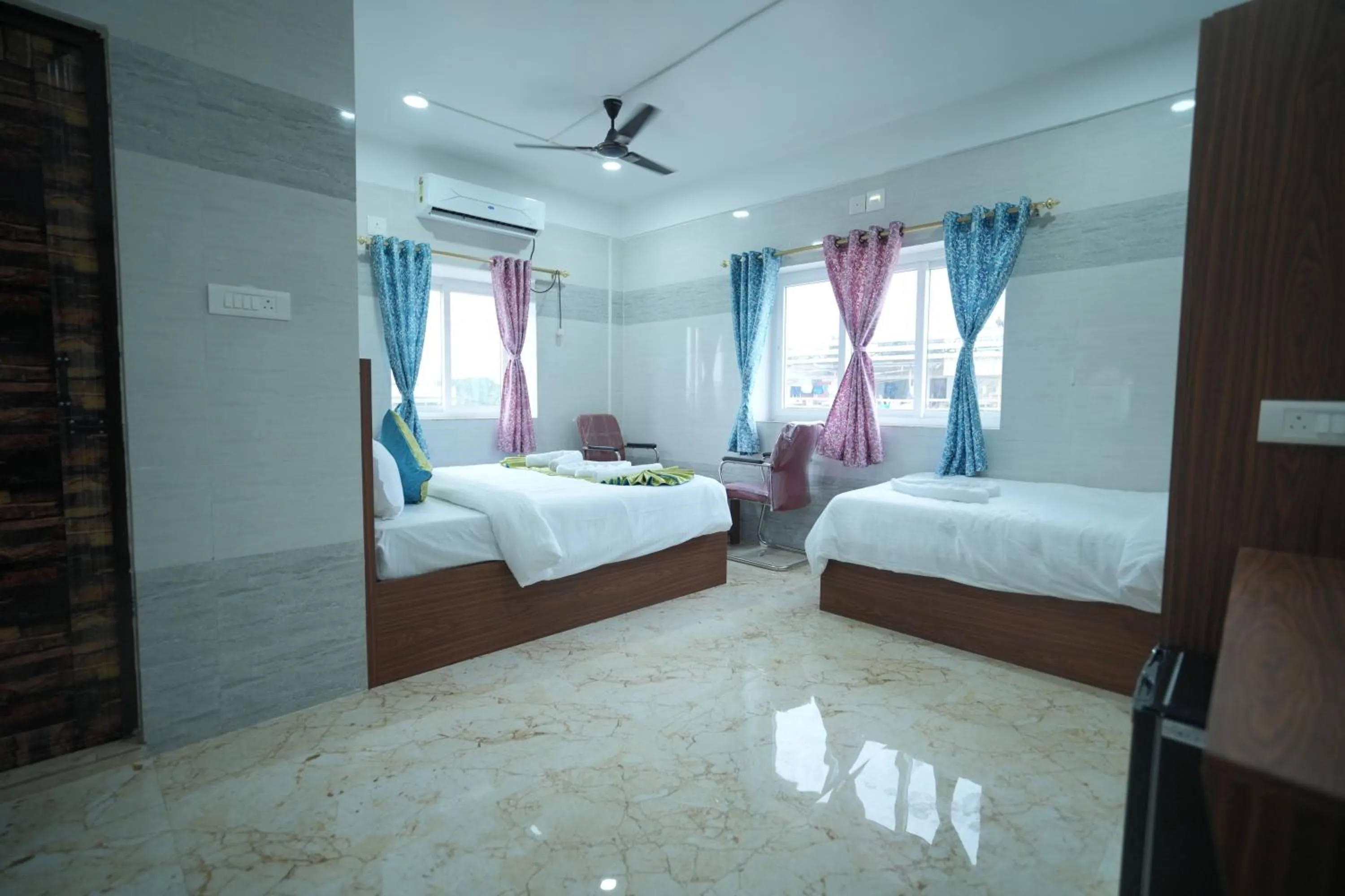 View (from property/room), Bed in Hotel Mirka Plaza