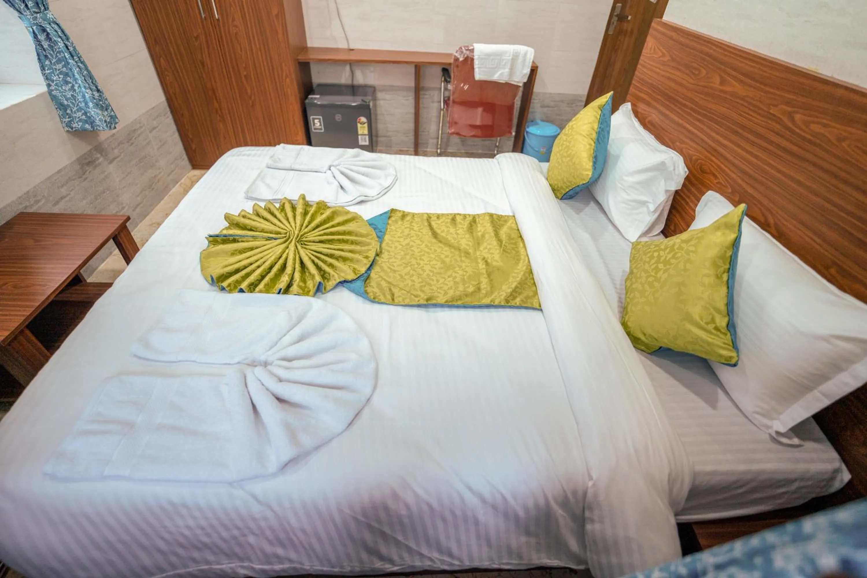 View (from property/room), Bed in Hotel Mirka Plaza