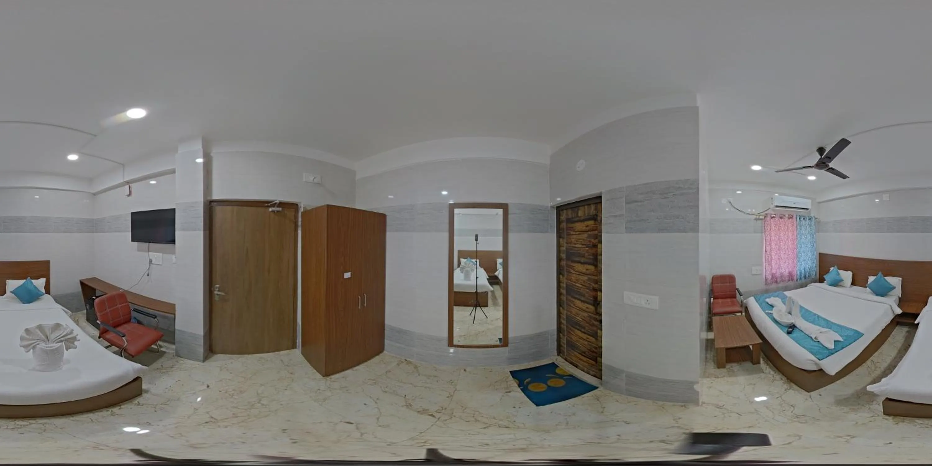 Bed in Hotel Mirka Plaza