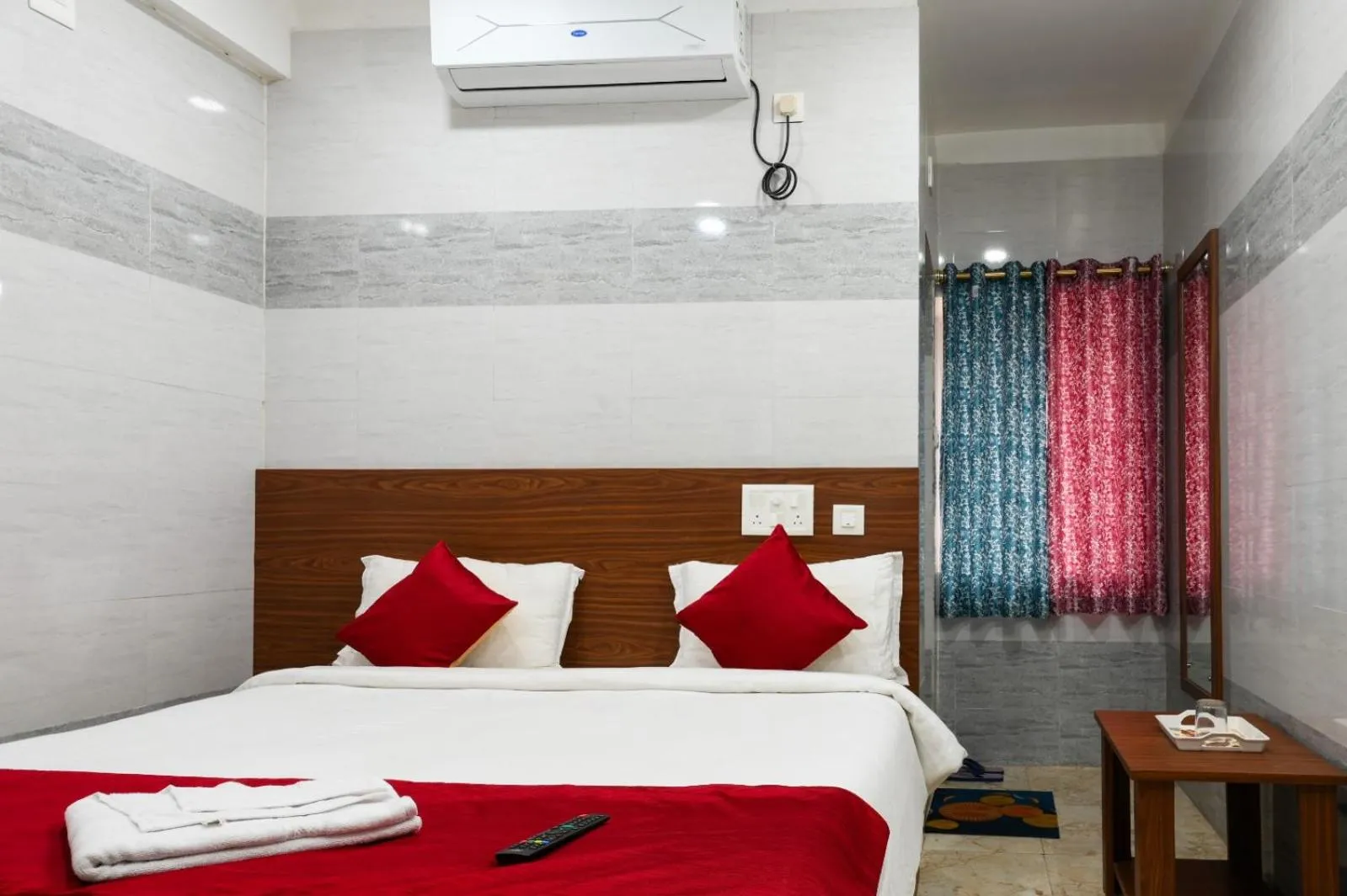 Bedroom, Bed in Hotel Mirka Plaza