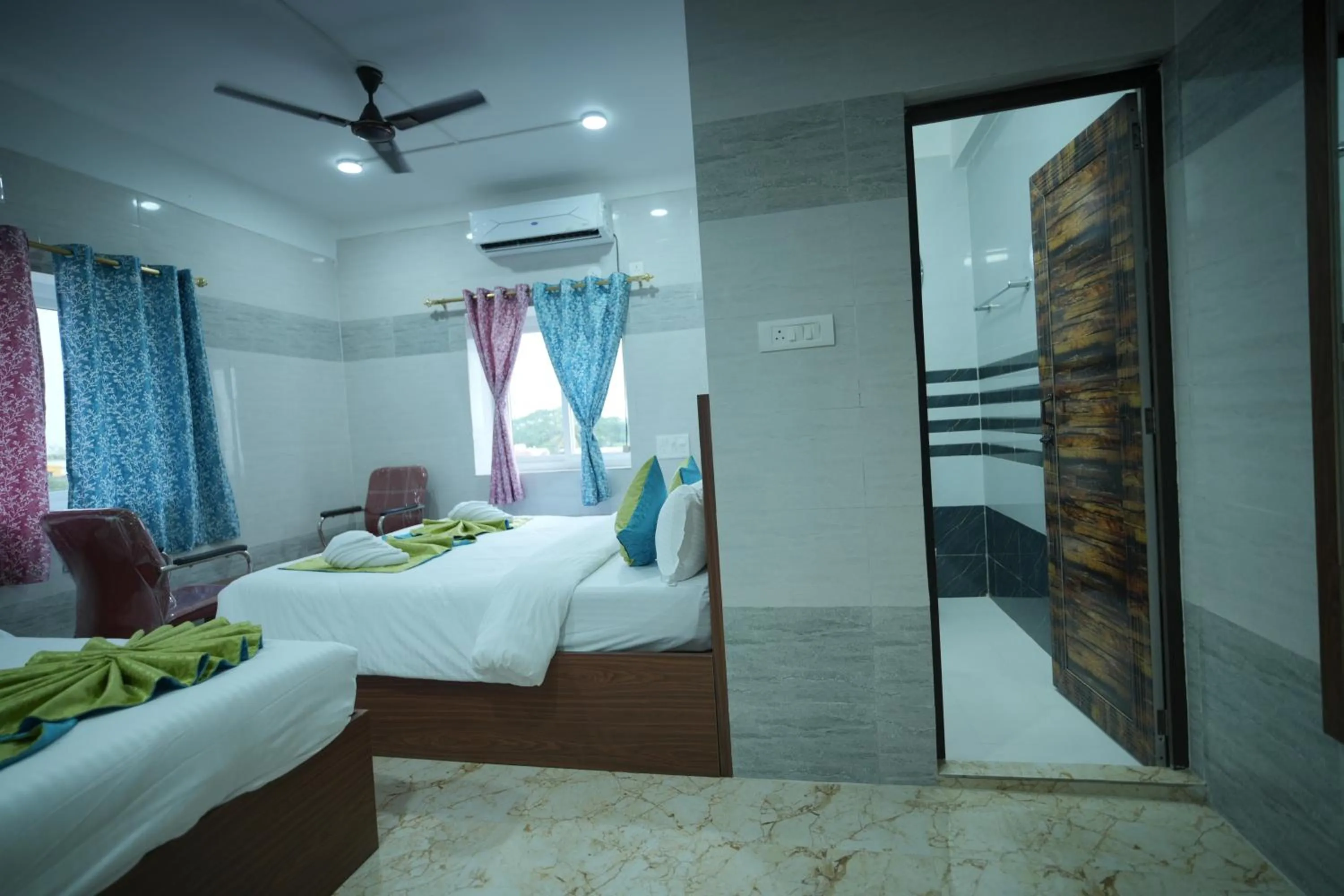 Bedroom, Bed in Hotel Mirka Plaza