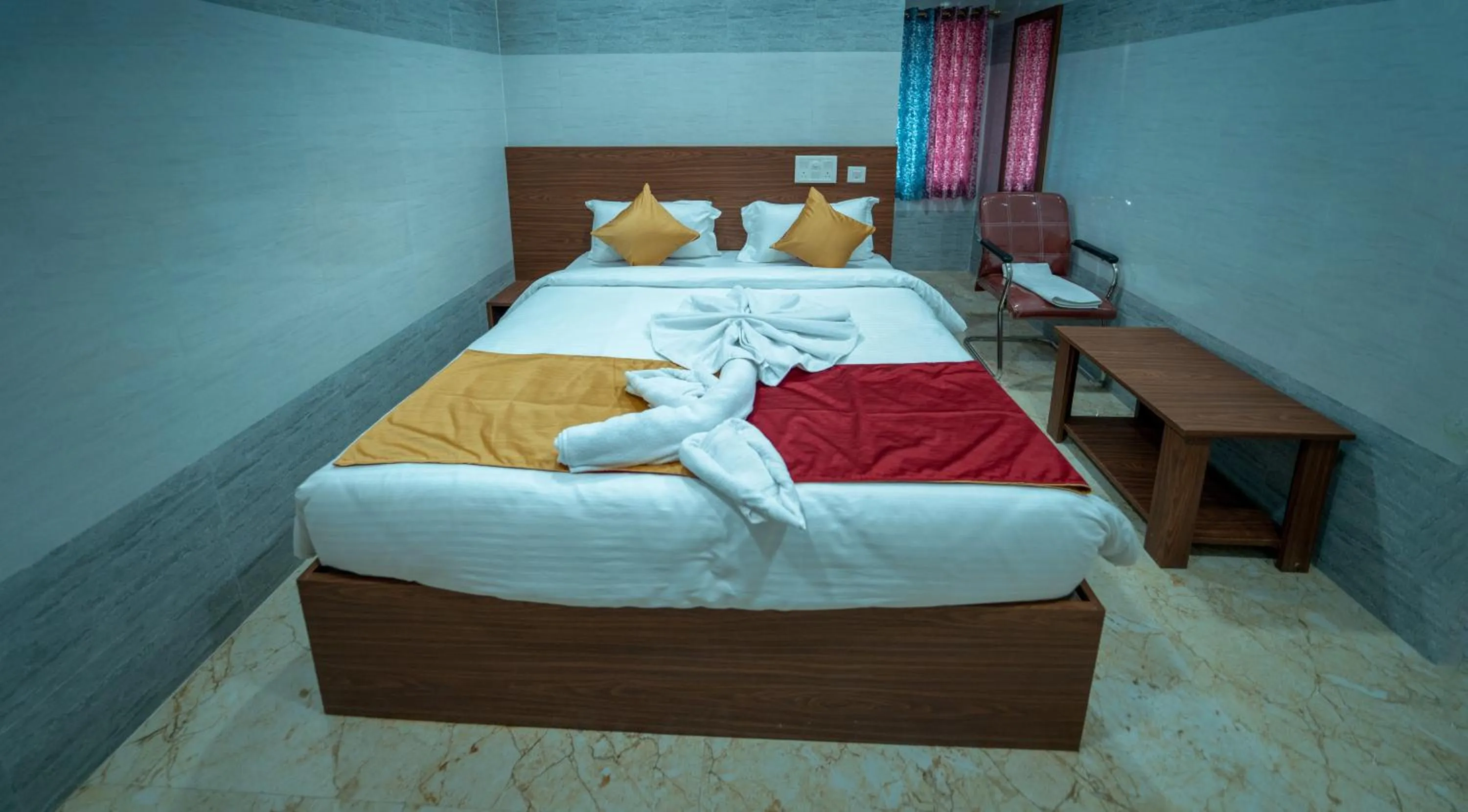 Bed in Hotel Mirka Plaza