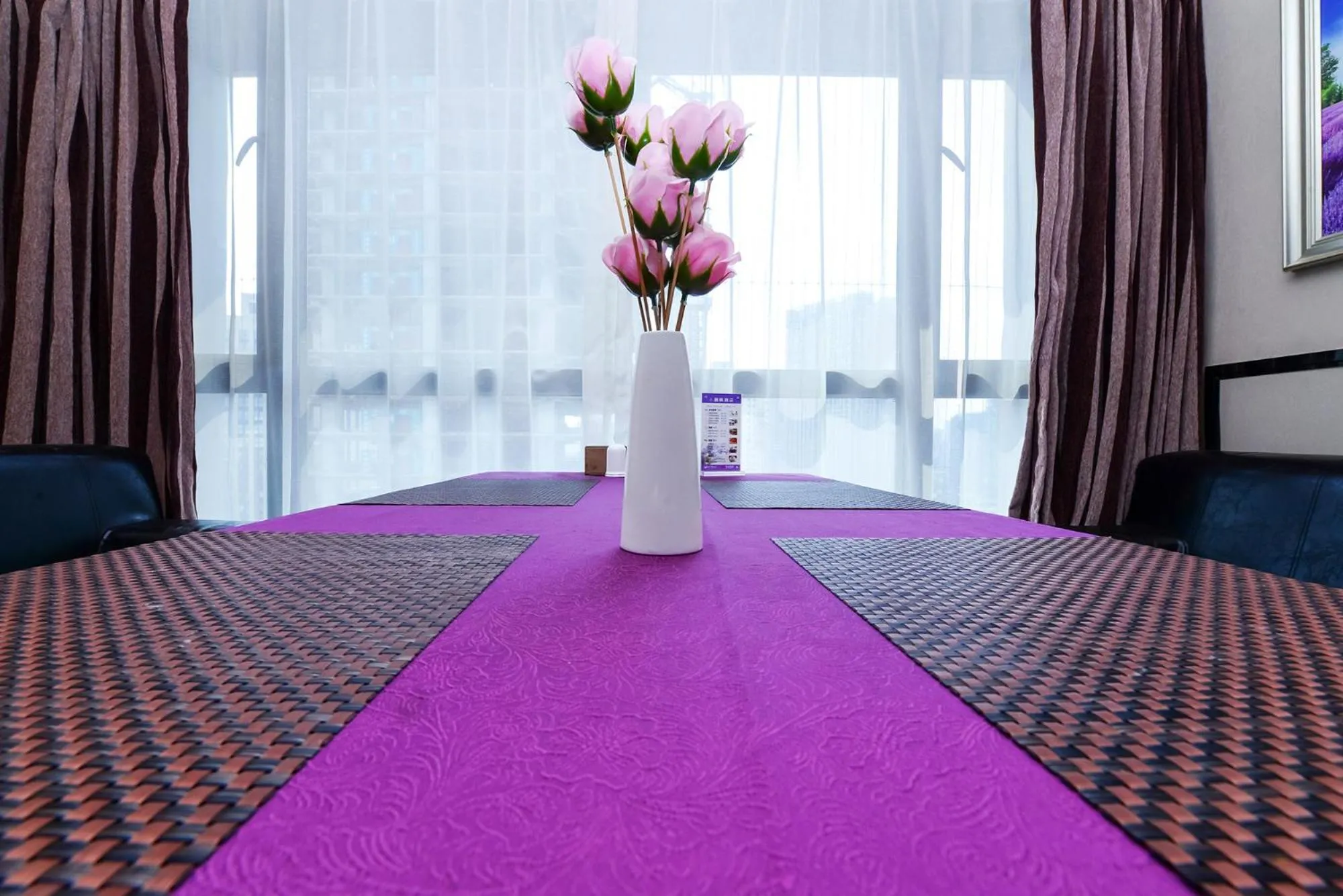 Restaurant/places to eat in Lavande Hotel Chongqing Guanyin Bridge Pedestrian Street