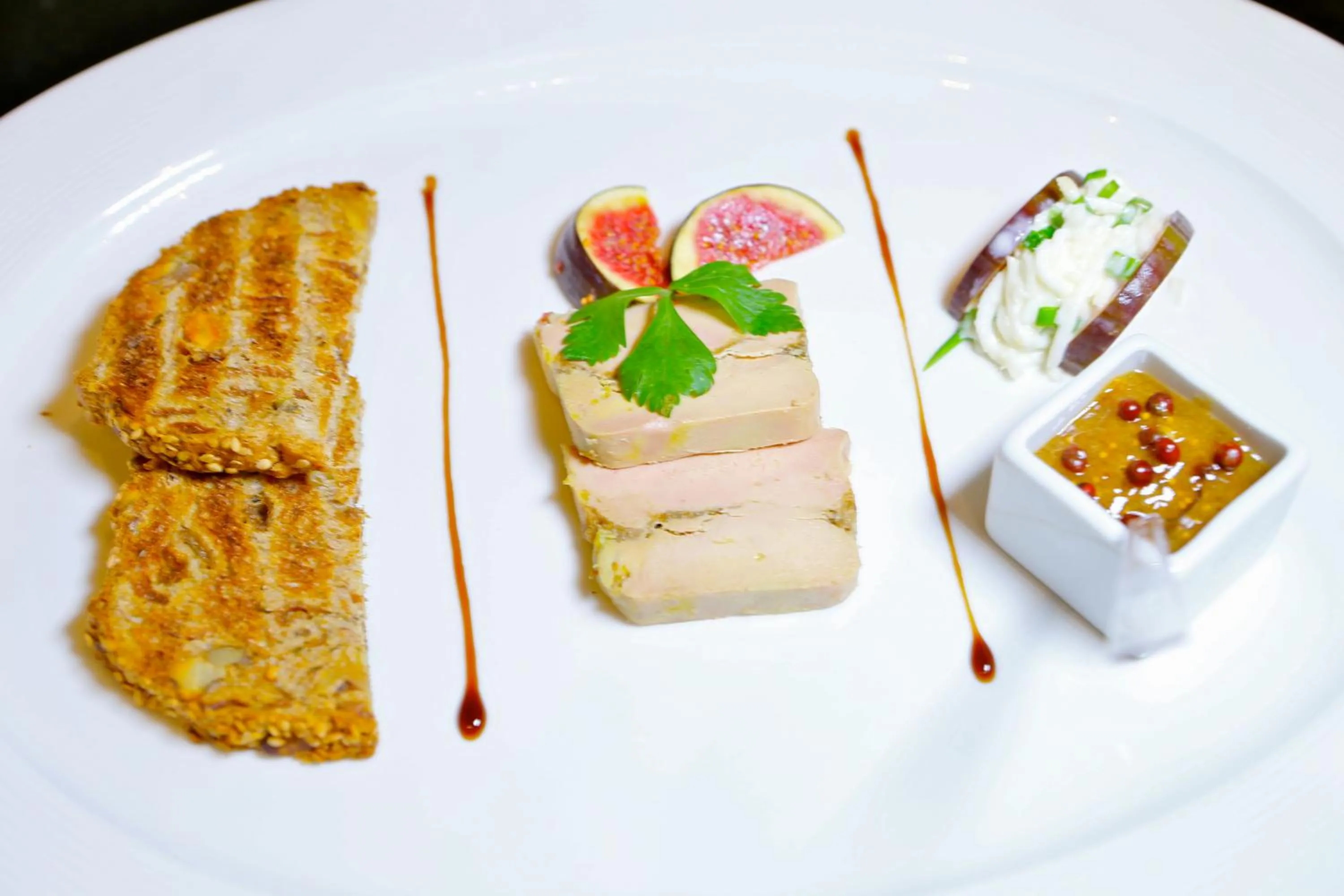 Restaurant/places to eat in Hotel Memling