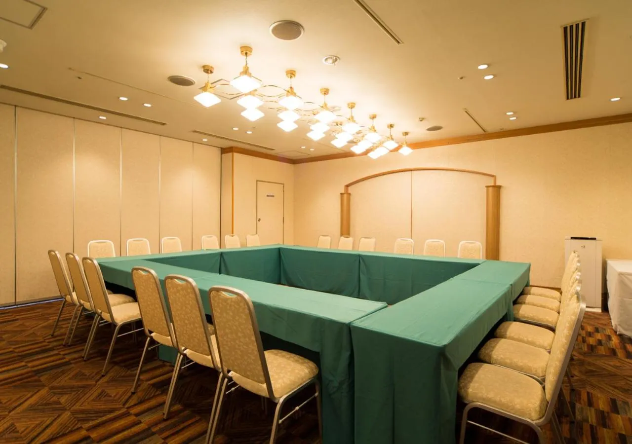 Banquet/Function facilities in Hotel Claiton Esaka