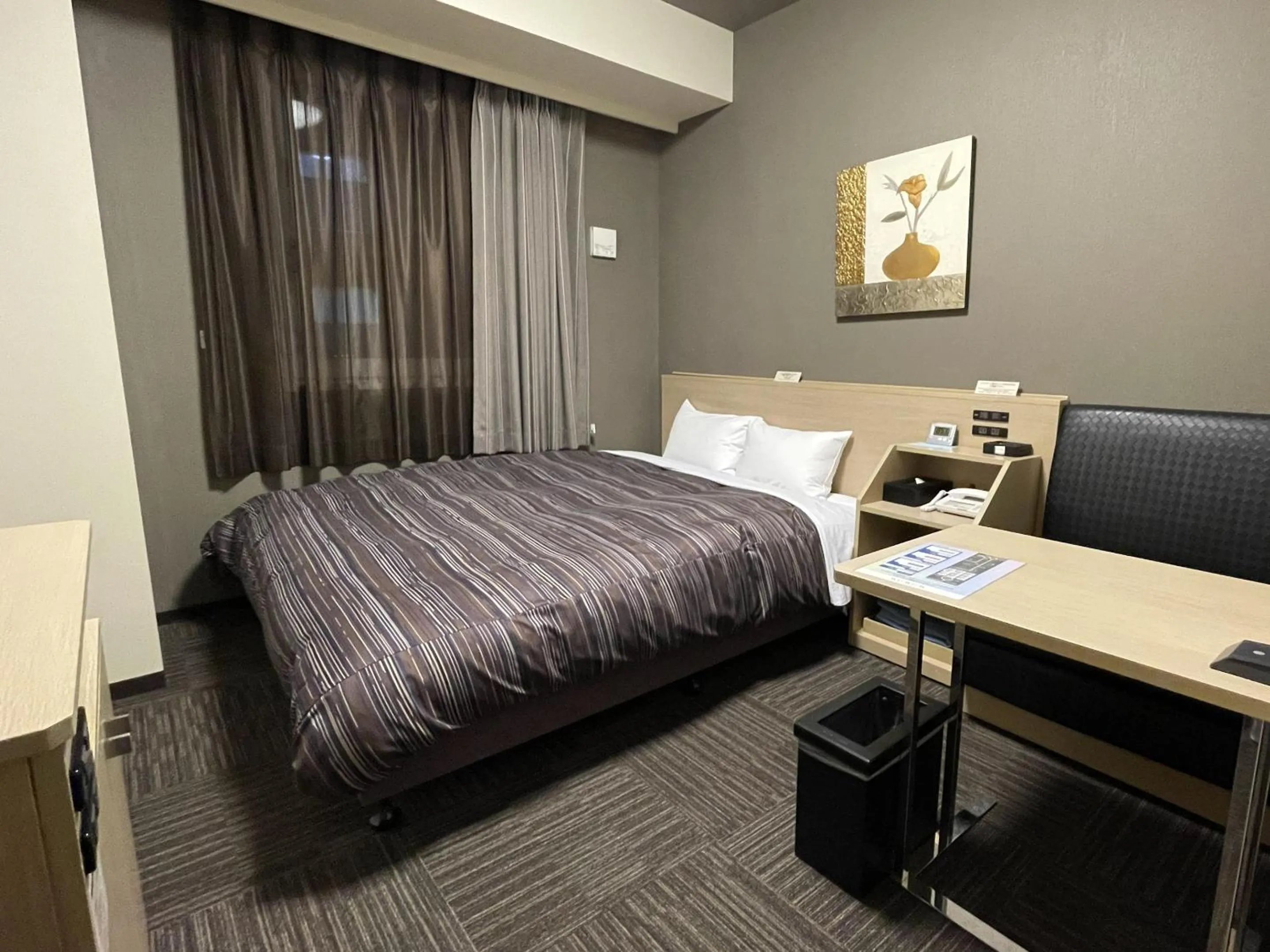 Photo of the whole room, Bed in Hotel Route-inn Ebina Ekimae