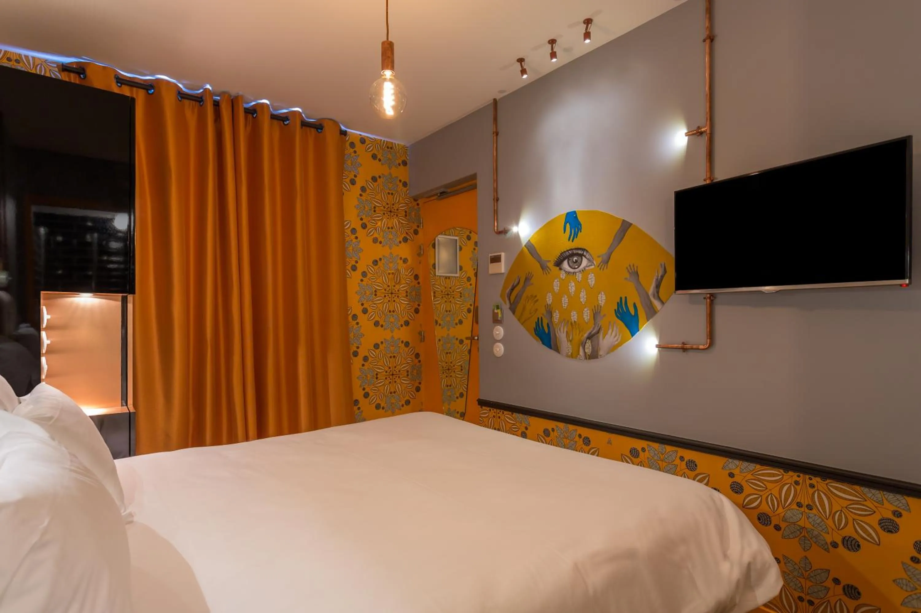 Bedroom, Bed in Hôtel Exquis