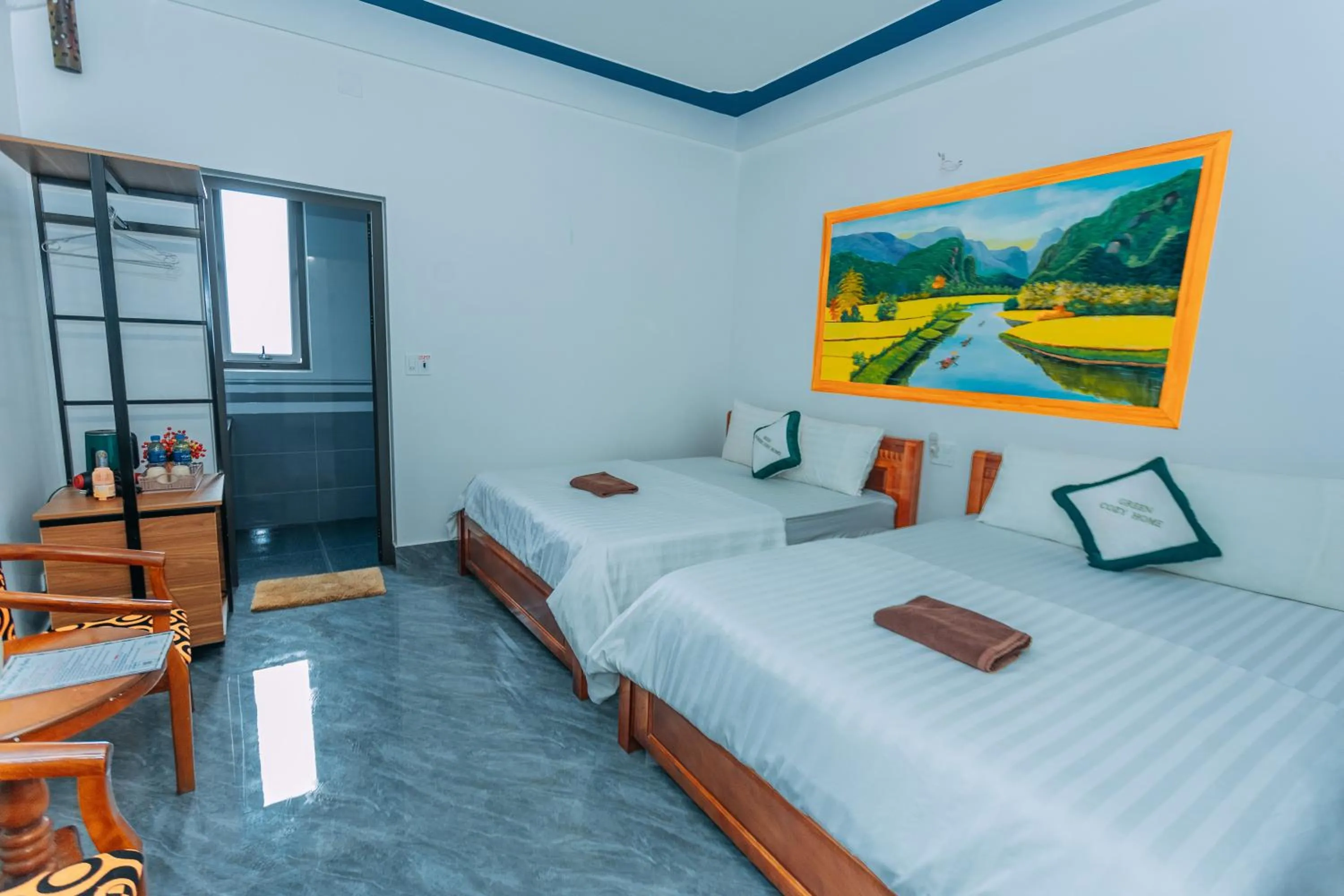 Bed in Green Riverside Cosy Home