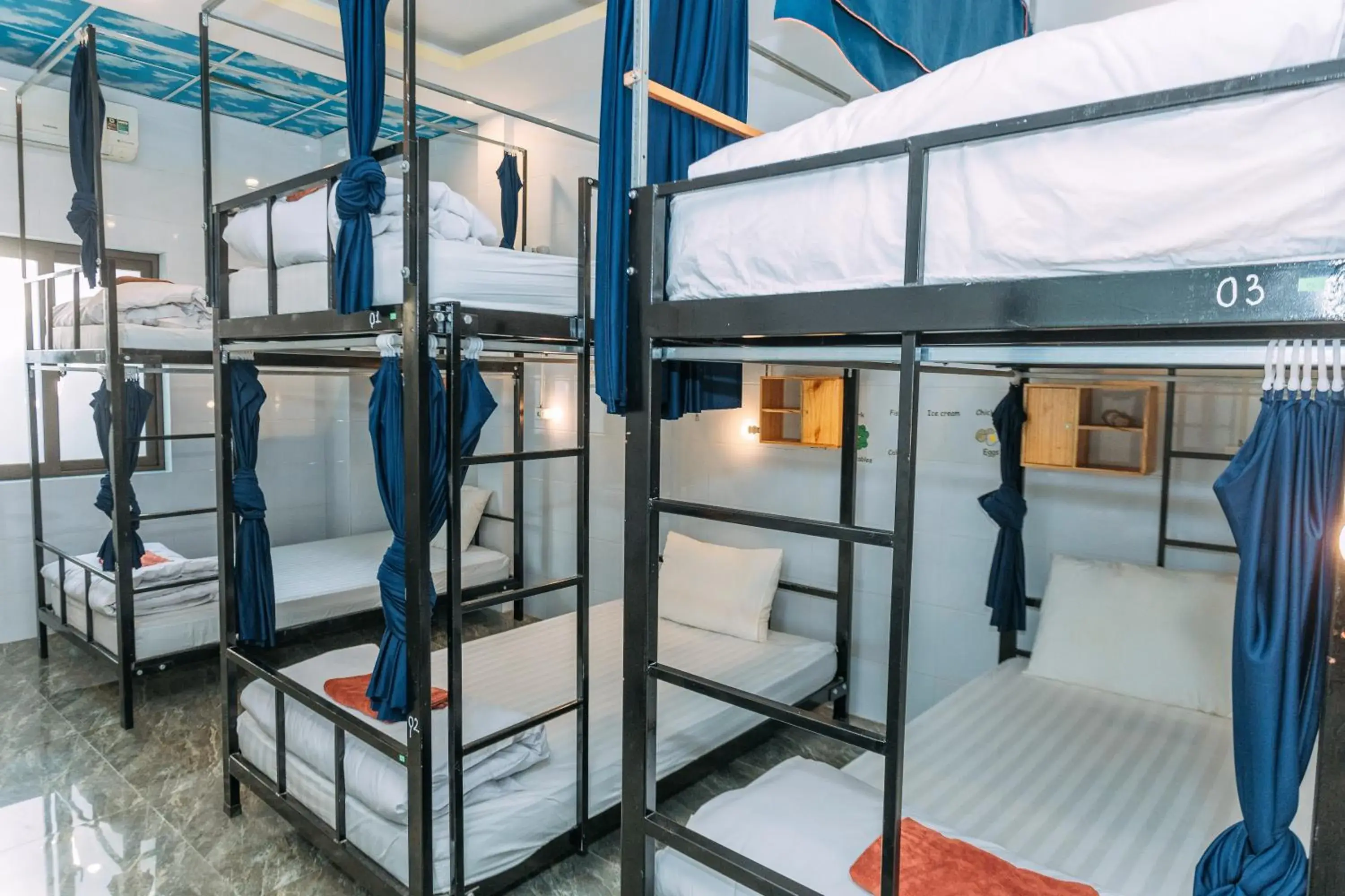 6-Bed Female Dormitory Room - single occupancy in Green Riverside Cosy Home 6-Bed Female Dormitory Room - single occupancy in Green Riverside Cosy Home