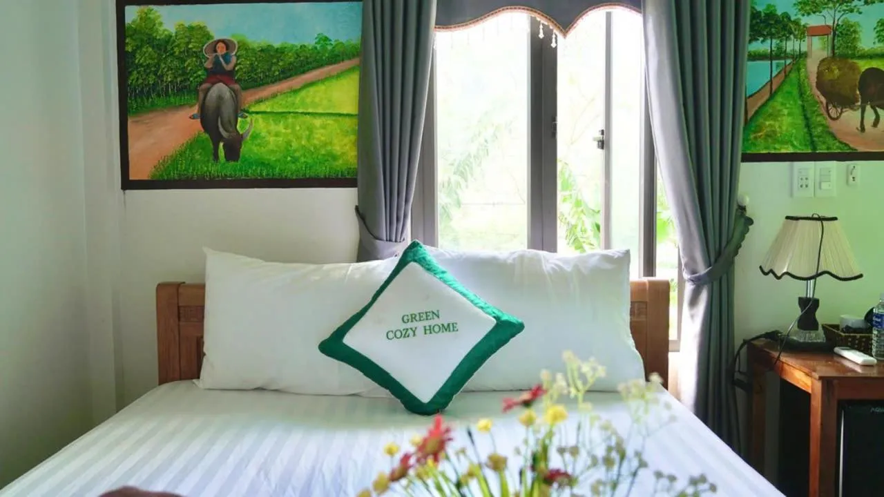 Bedroom, Bed in Green Riverside Cosy Home