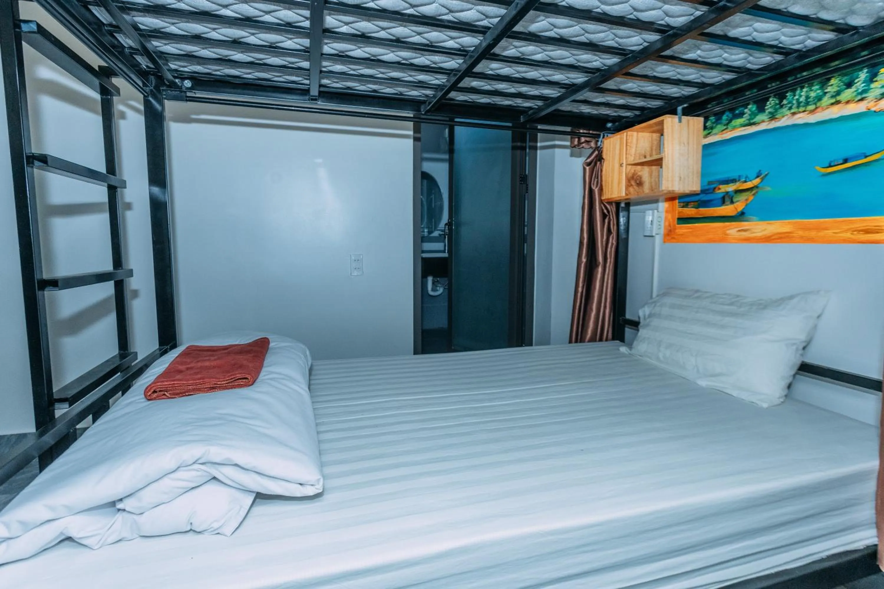 Bed in Green Riverside Cosy Home