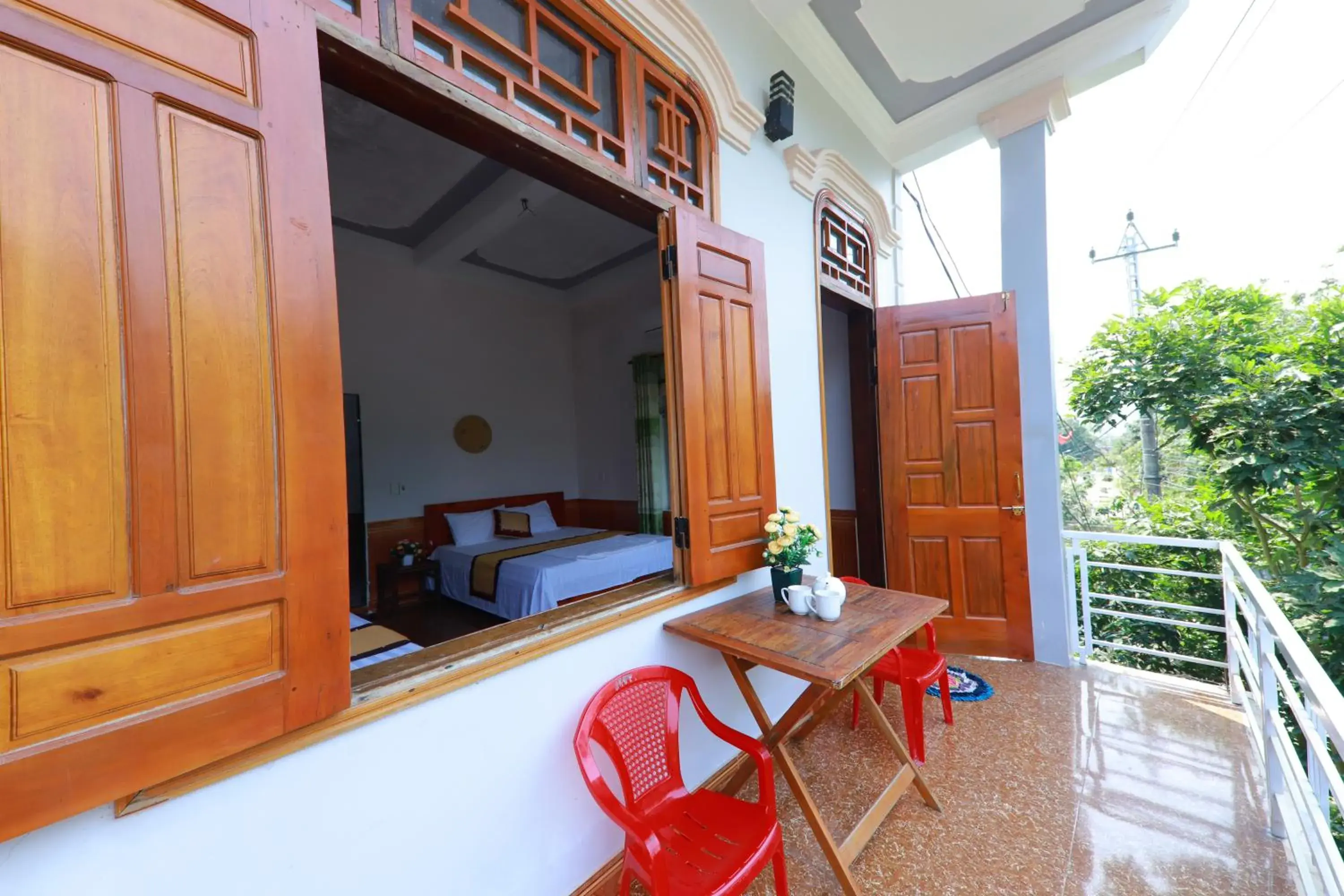 Deluxe Double or Twin Room with River View in Green Riverside Cosy Home Deluxe Double or Twin Room with River View in Green Riverside Cosy Home