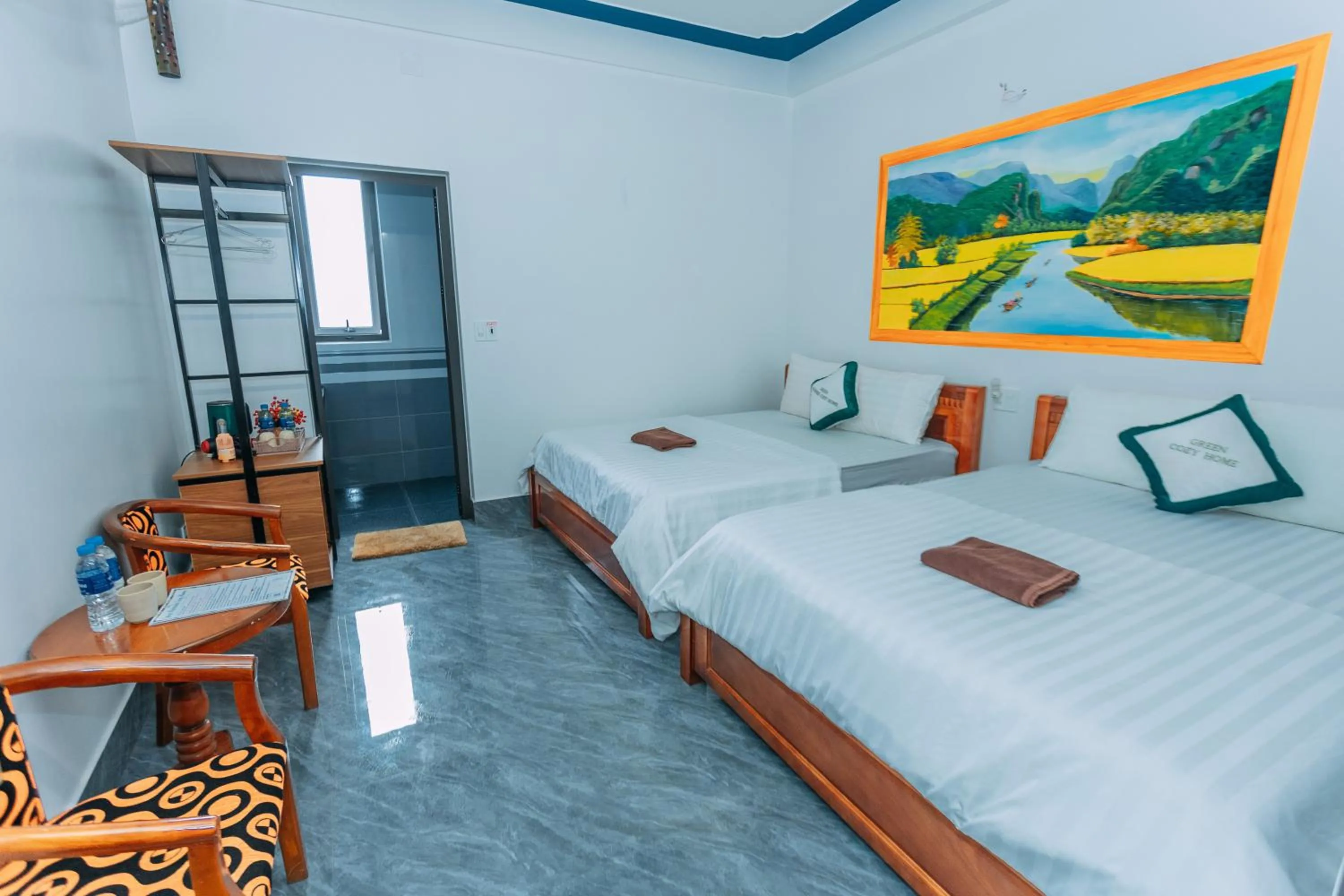 Bed in Green Riverside Cosy Home