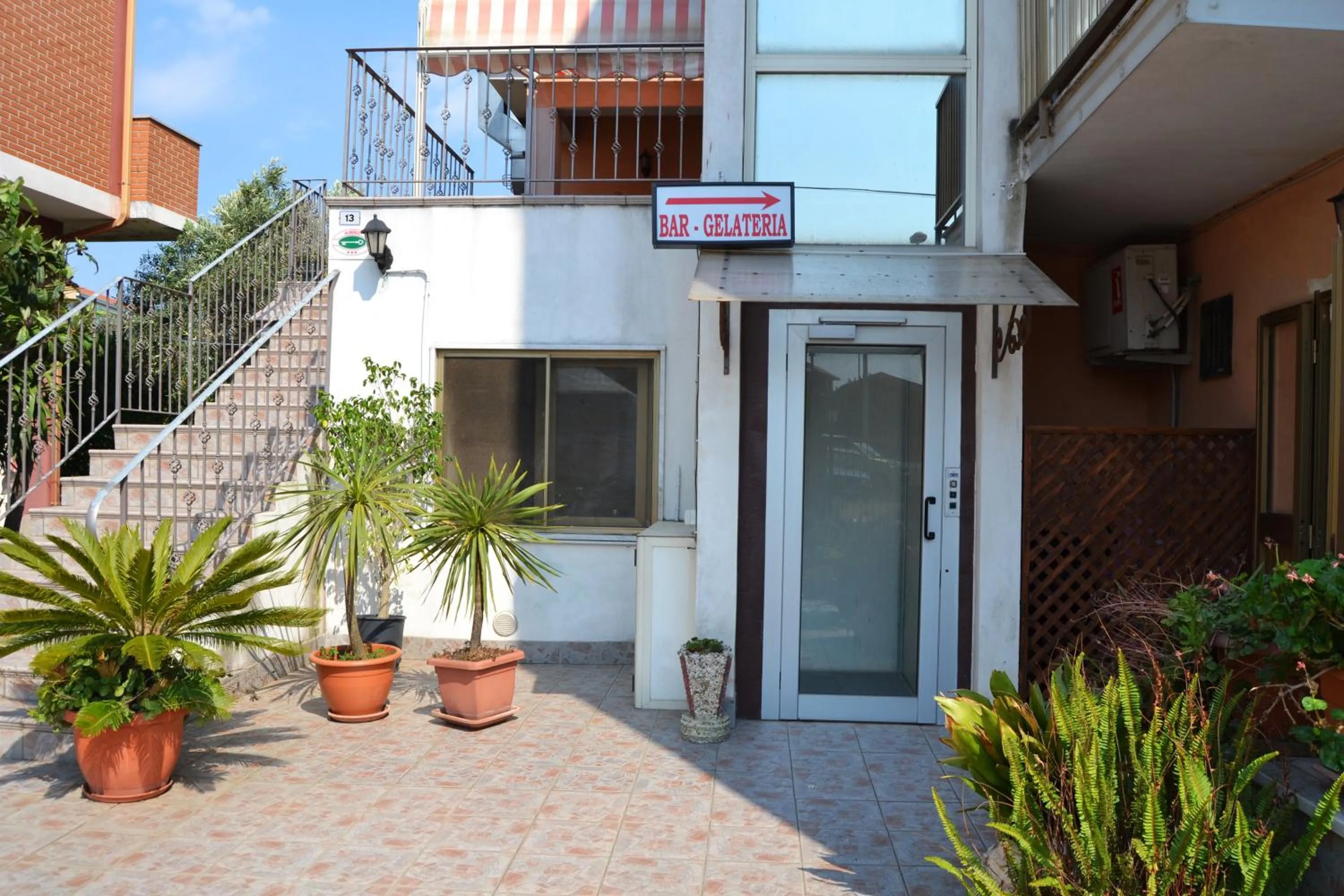 Facade/entrance in Hotel Ristorante L'Avvenire