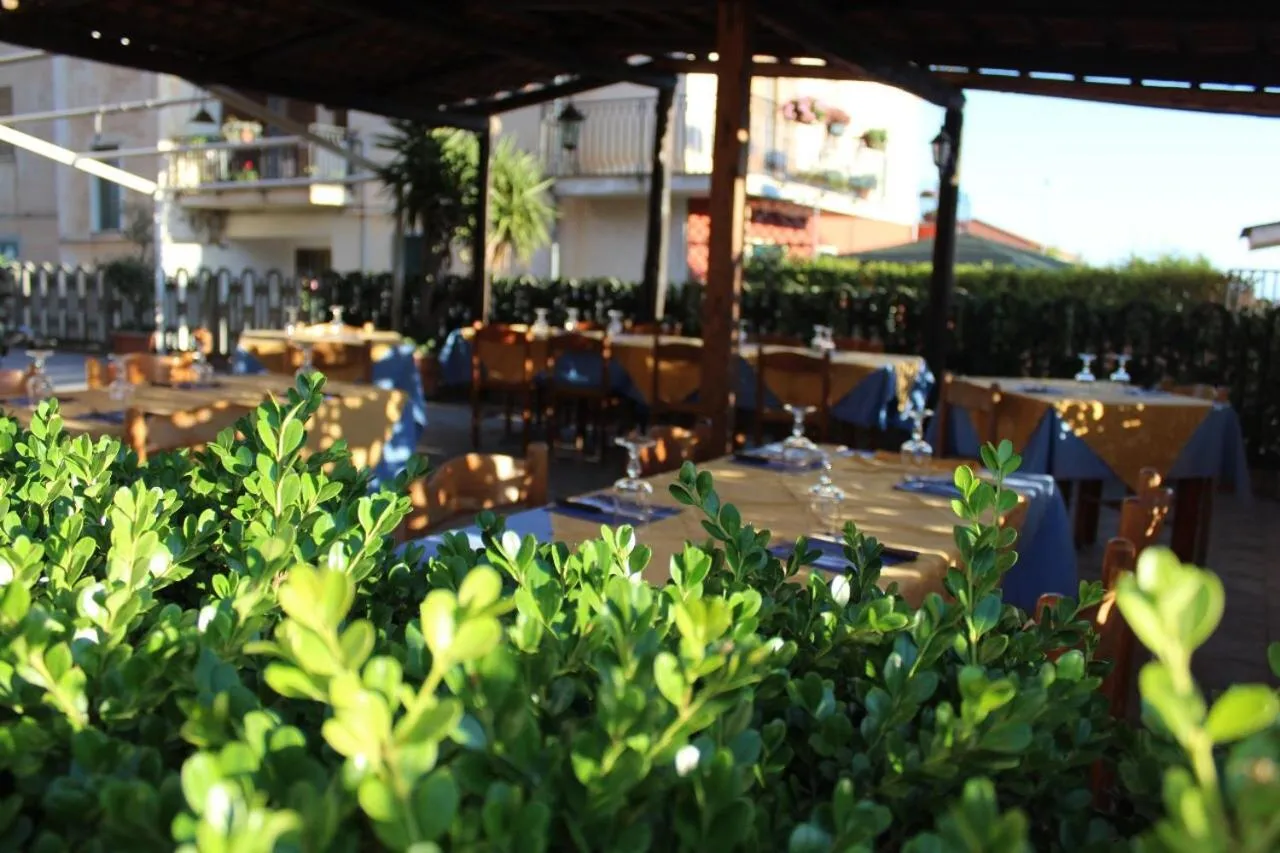 Restaurant/places to eat in Hotel Ristorante L'Avvenire