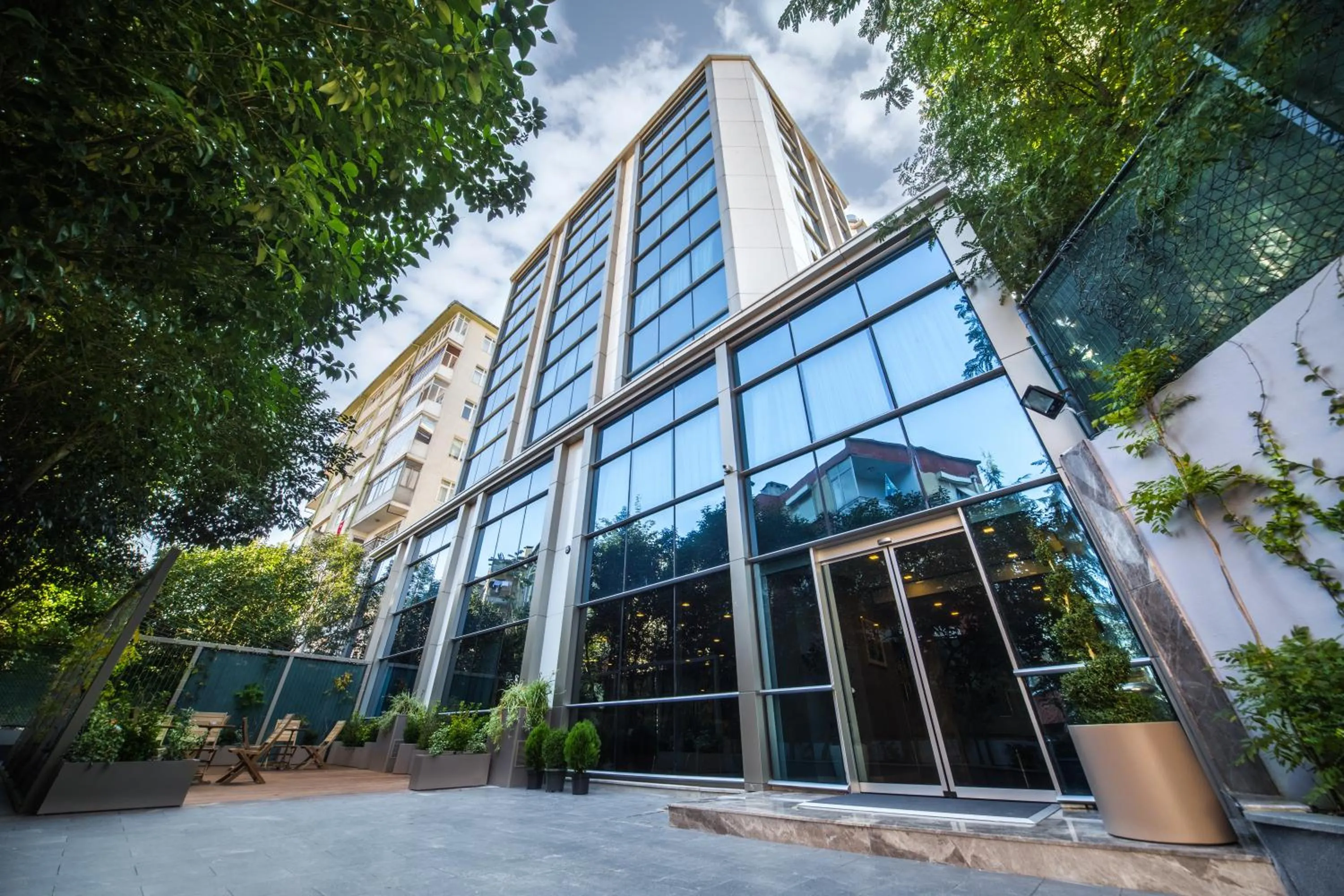 Facade/entrance in Molton Monapart Mecidiyekoy