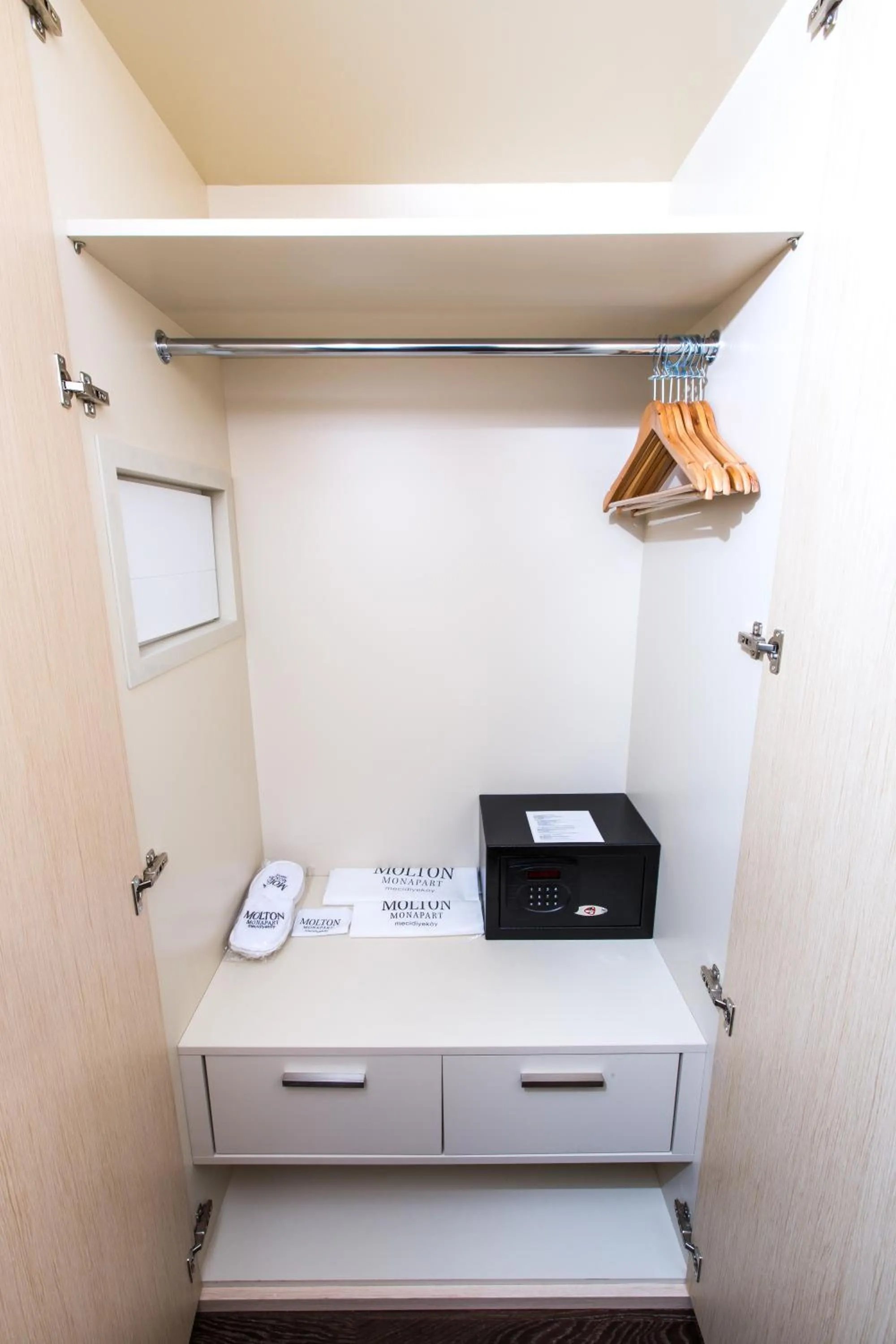 Decorative detail in Molton Monapart Mecidiyekoy