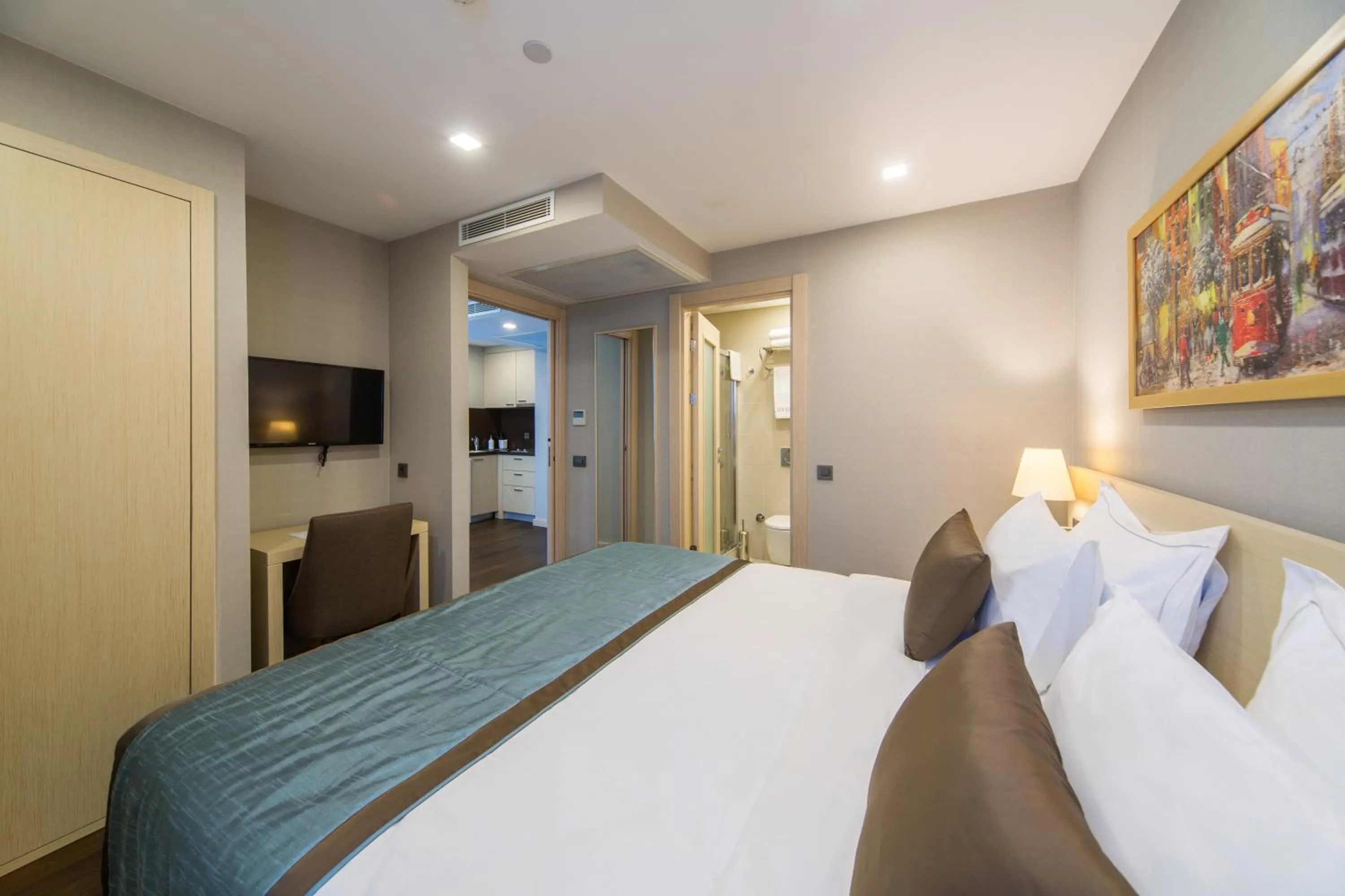 Photo of the whole room, Bed in Molton Monapart Mecidiyekoy