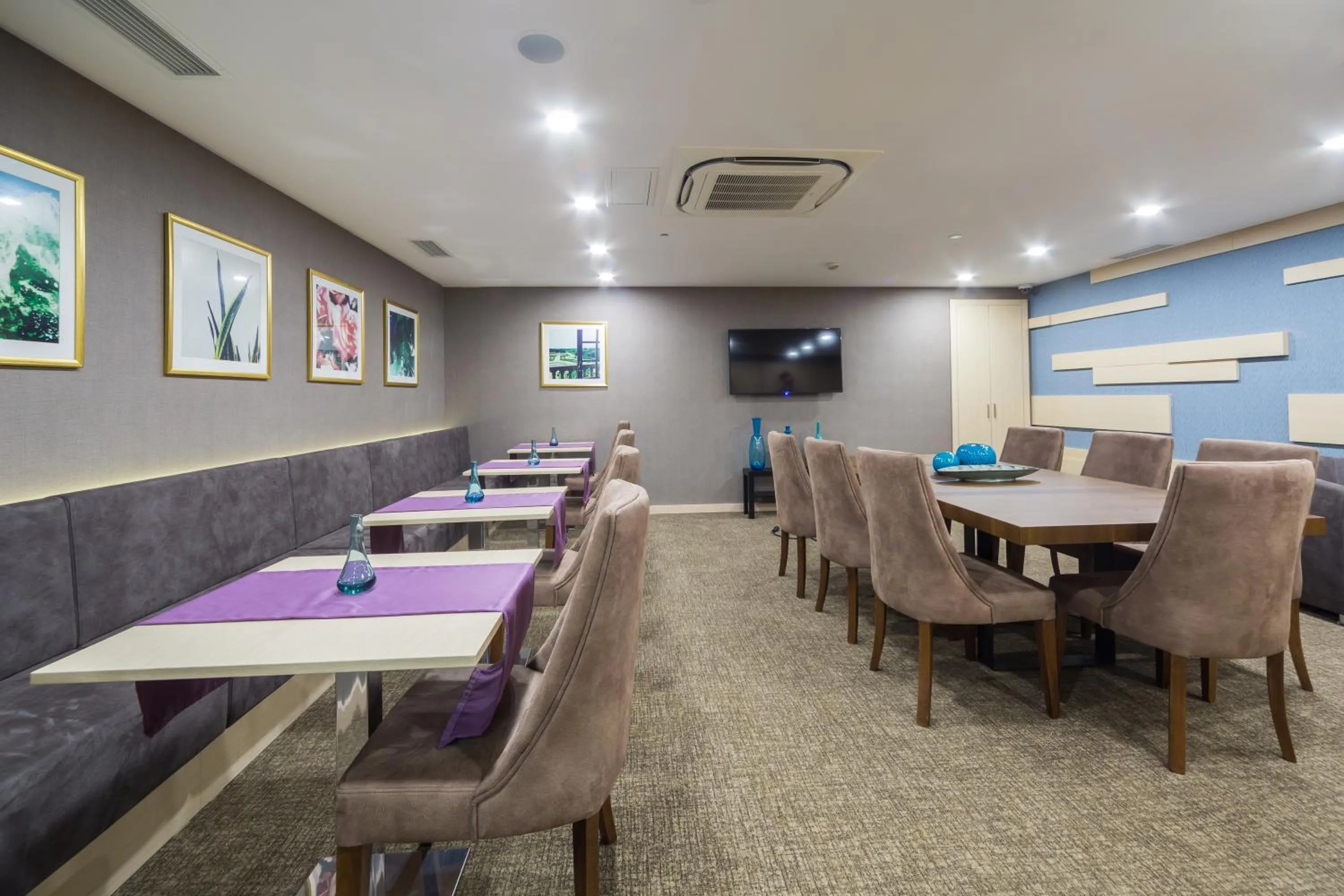 Communal lounge/ TV room in Molton Monapart Mecidiyekoy