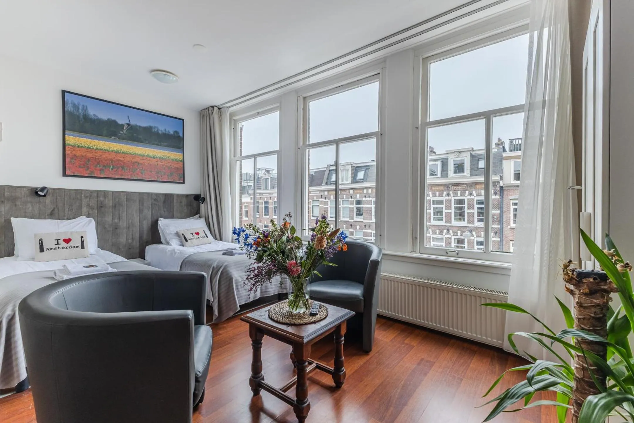 Living room in Albert Cuyp Studio