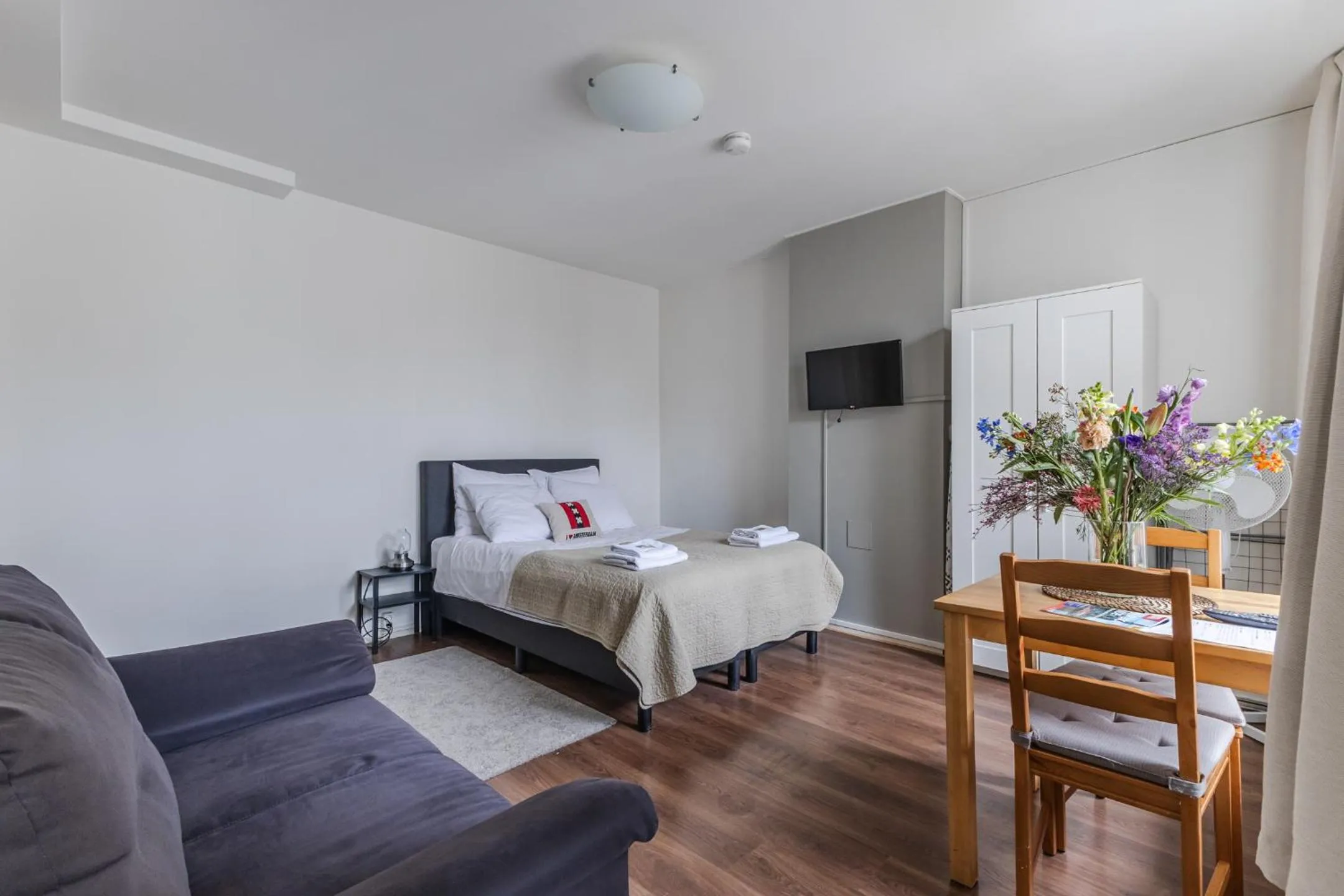Living room in Albert Cuyp Studio