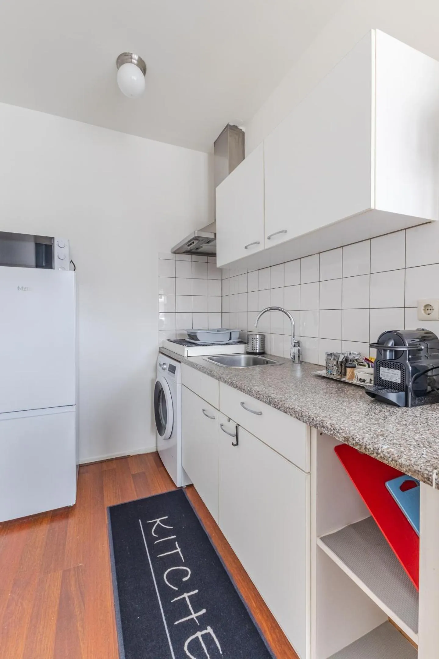 Kitchen or kitchenette in Albert Cuyp Studio