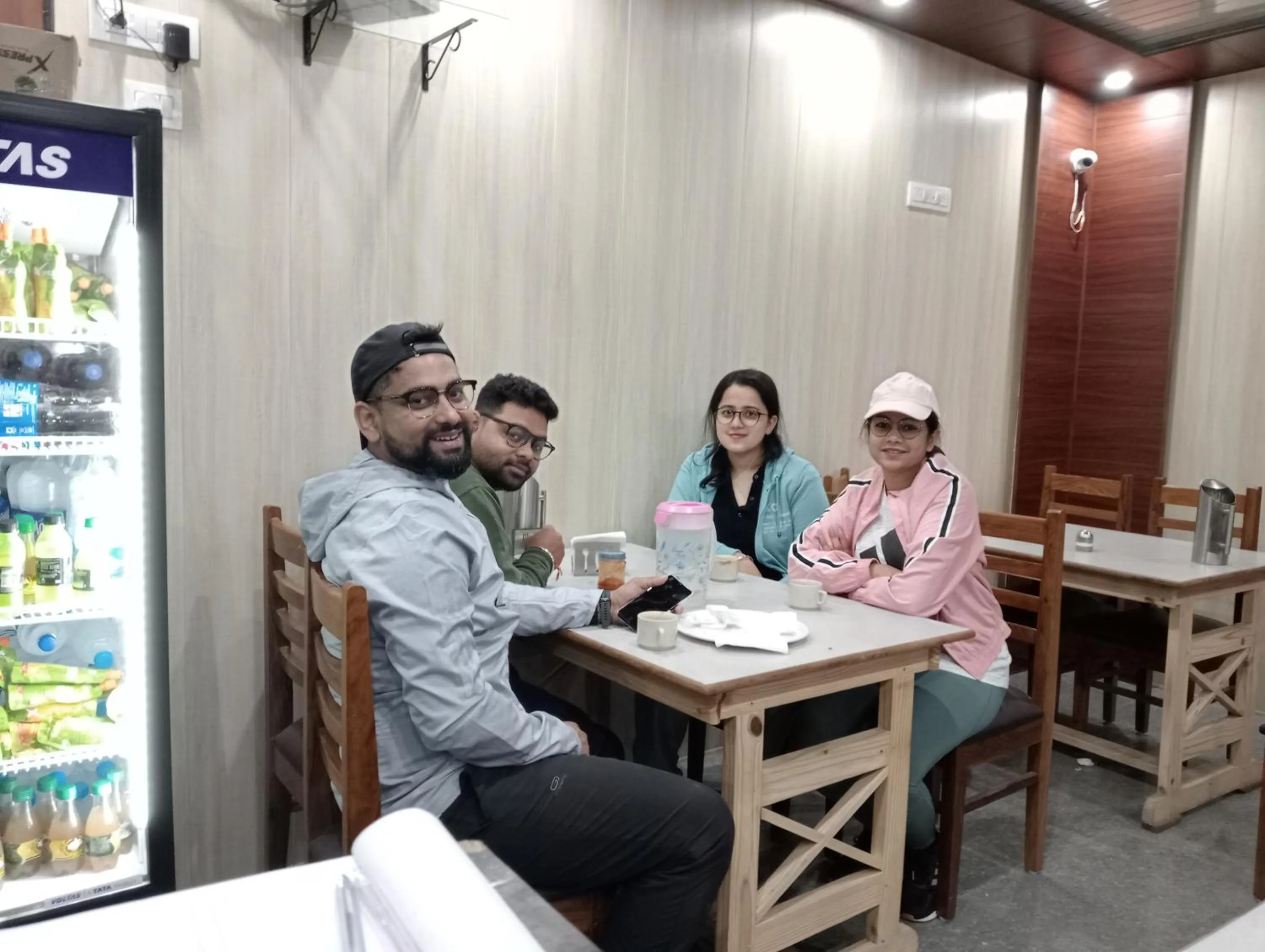 Restaurant/places to eat in The Mrityunjaya Palace 3 Star hotel in Guptakashi