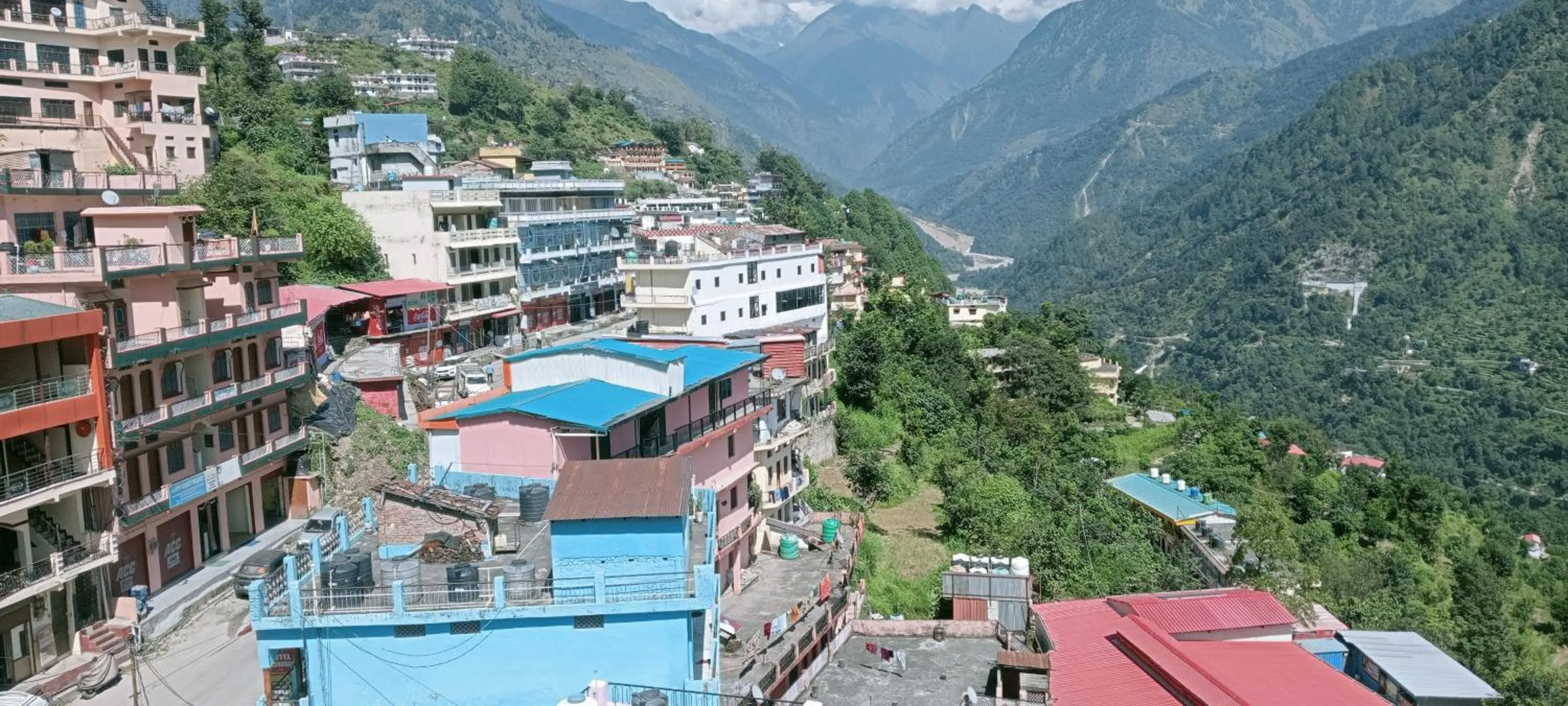 The Mrityunjaya Palace 3 Star hotel in Guptakashi