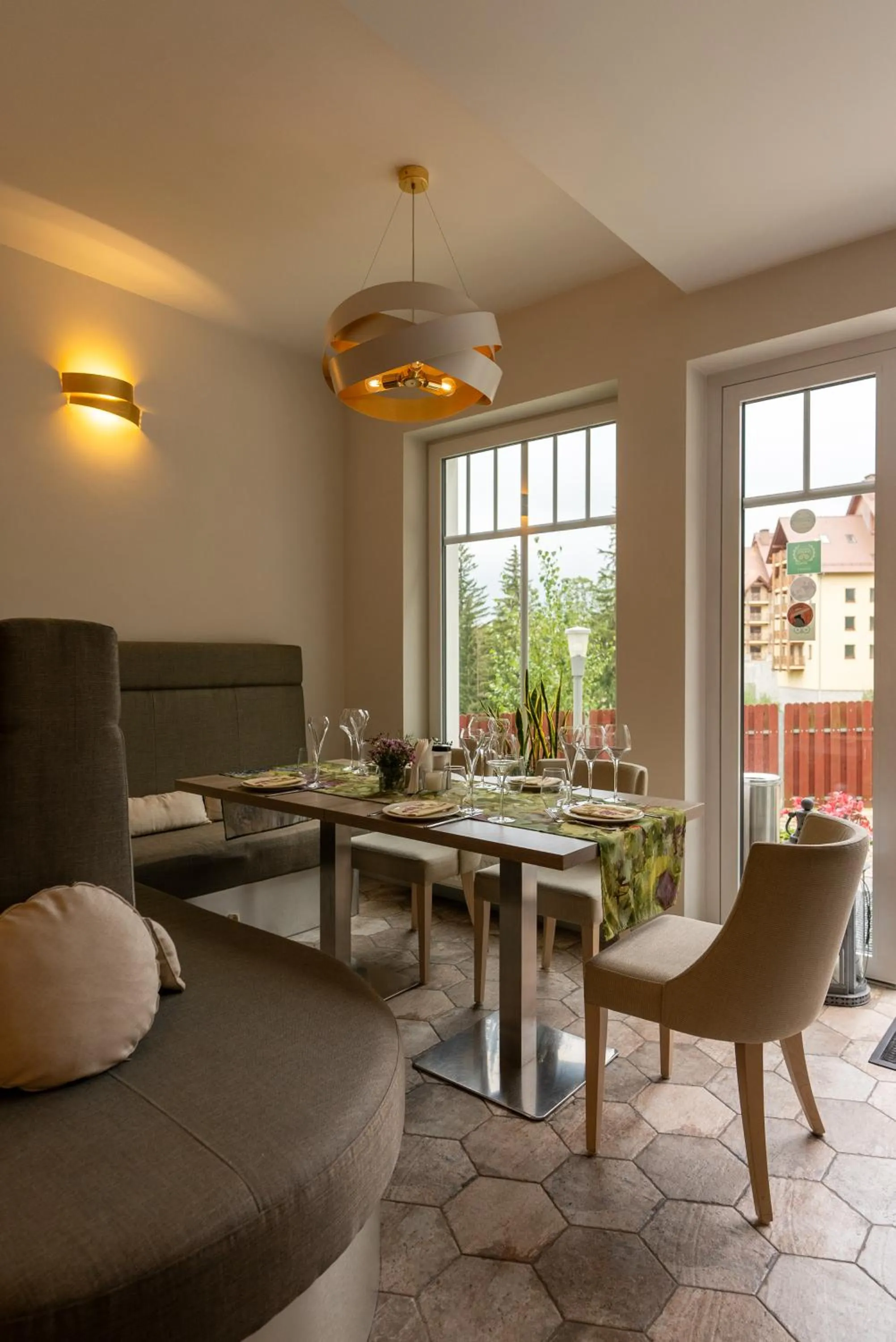 Restaurant/places to eat in Hotel Willa Odkrywców