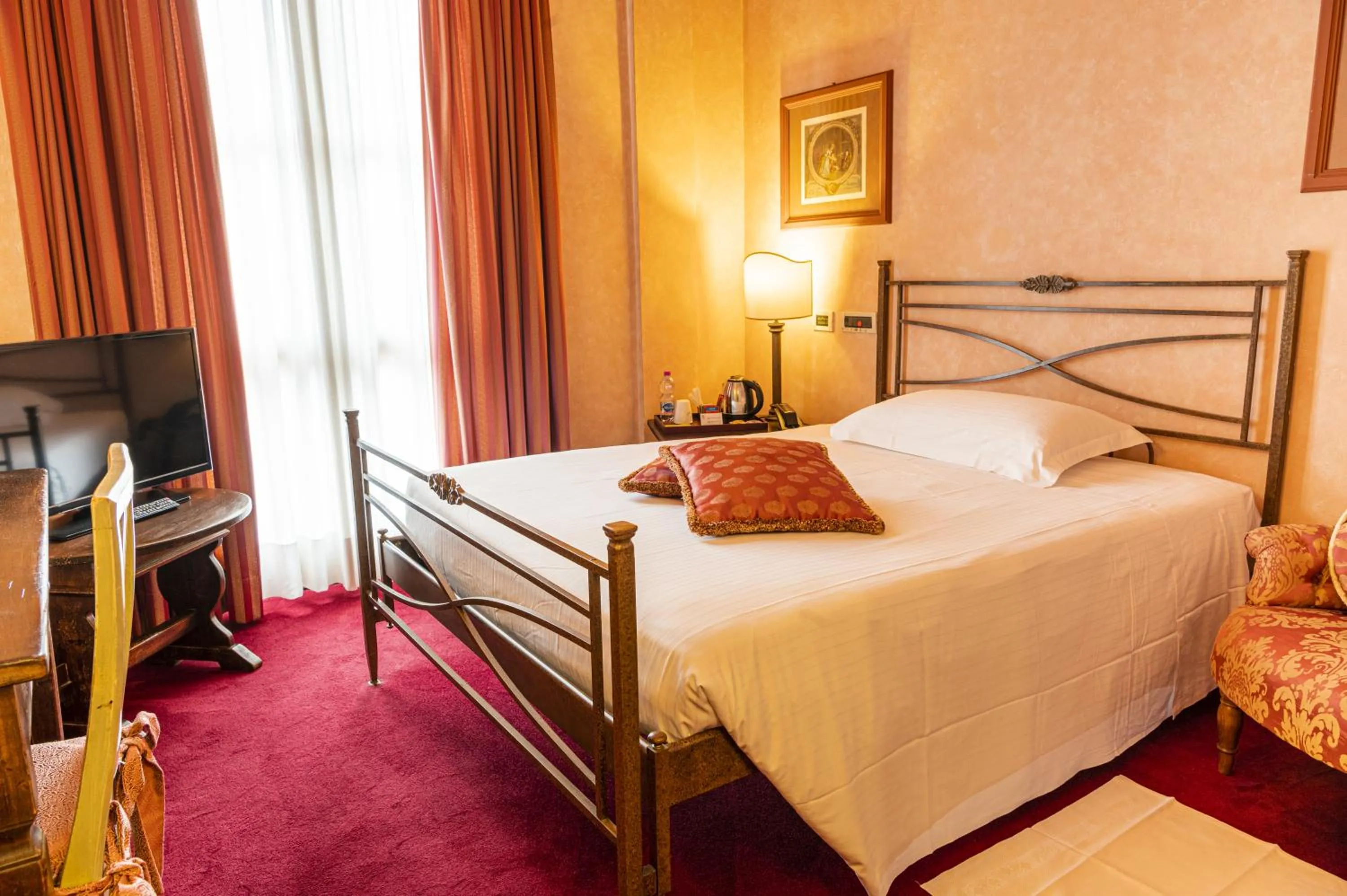 Photo of the whole room, Bed in Hotel Boccaccio