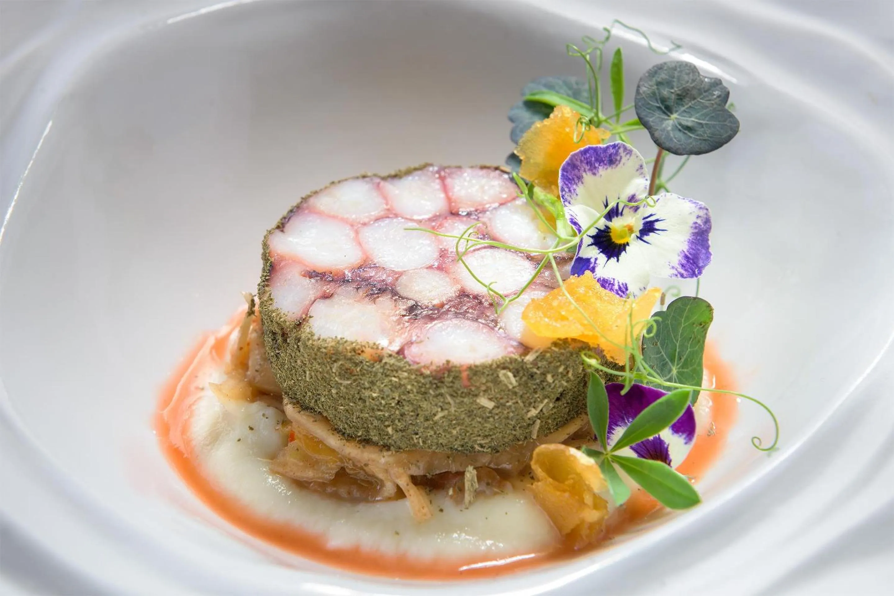 Restaurant/places to eat in Elysium Resort & Spa