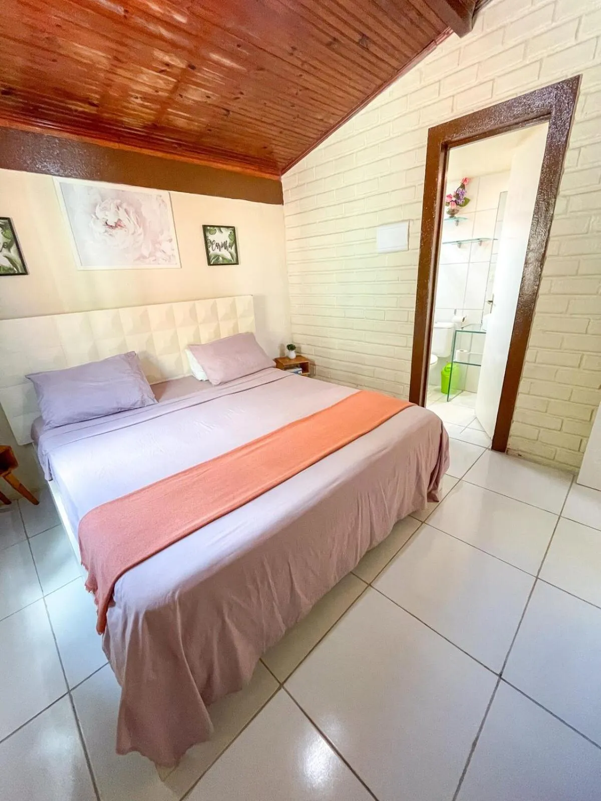 Bed in Casa com Piscina a 40 metros do Mar by La Playa